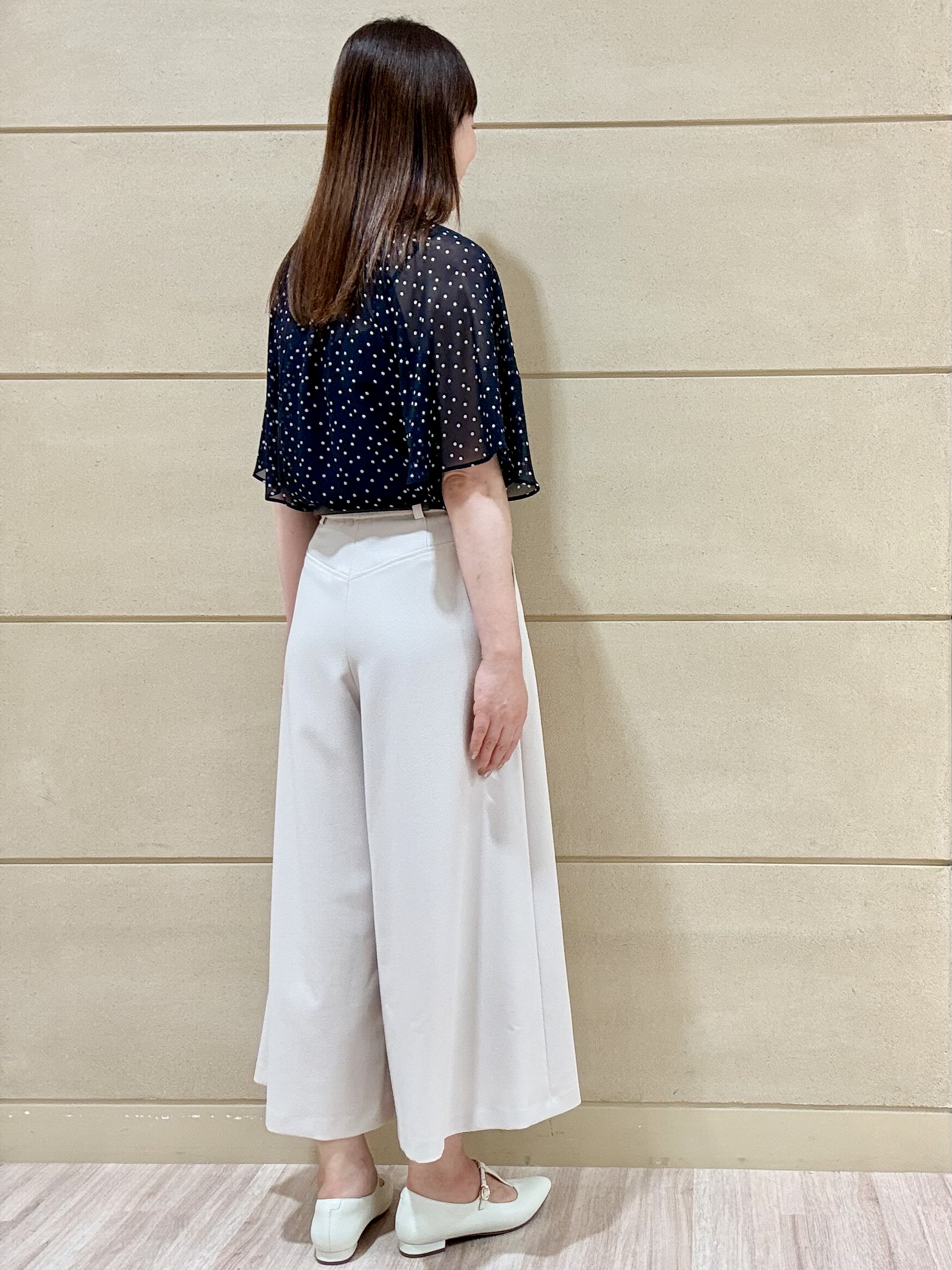 Marさんの「Reflect｜【セットアップ／手洗い可】ドット柄シアーブラウス」を使ったコーディネート