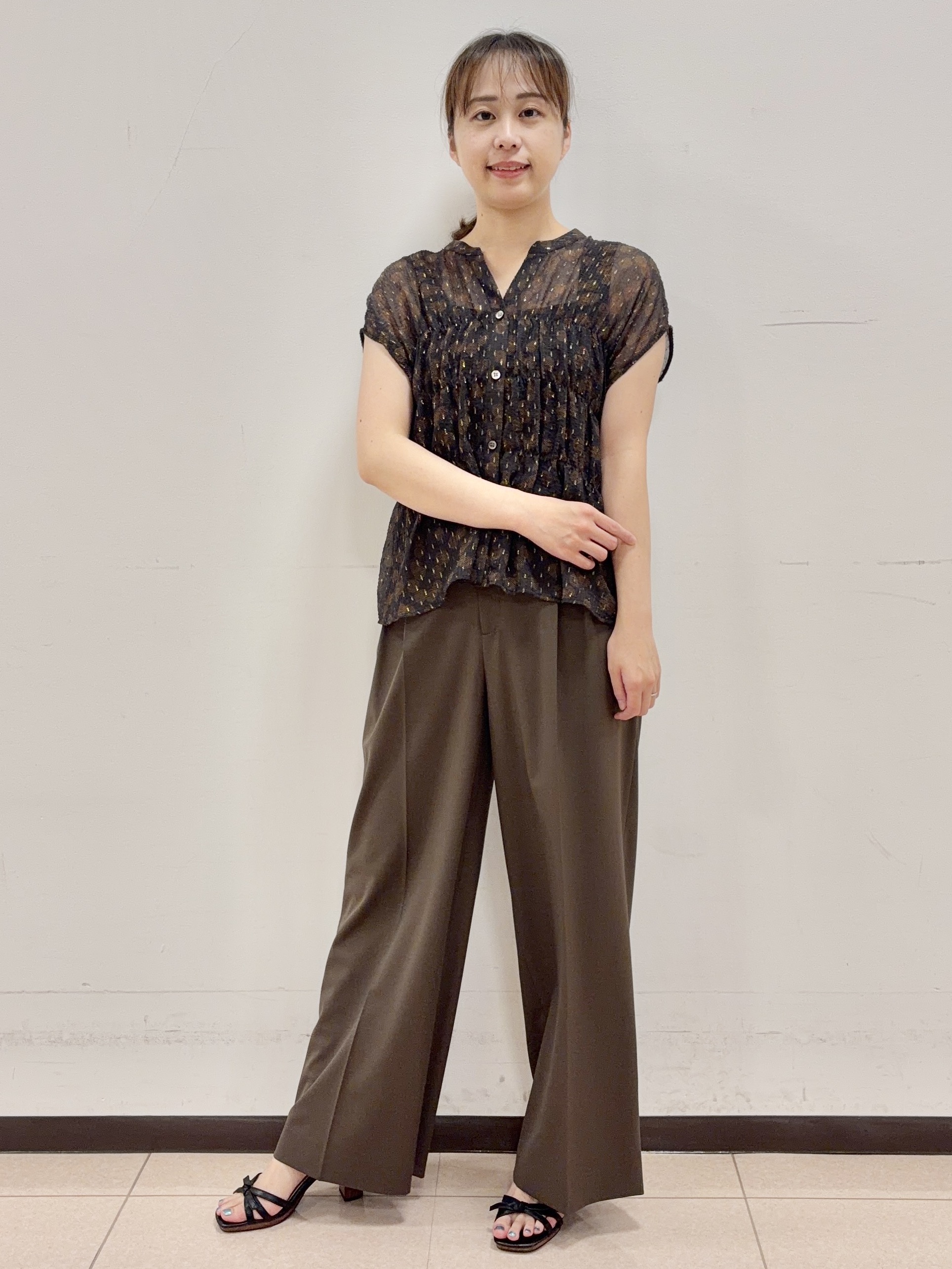 りおさんの「UNTITLED｜ヴィンテージドットブラウス」を使ったコーディネート