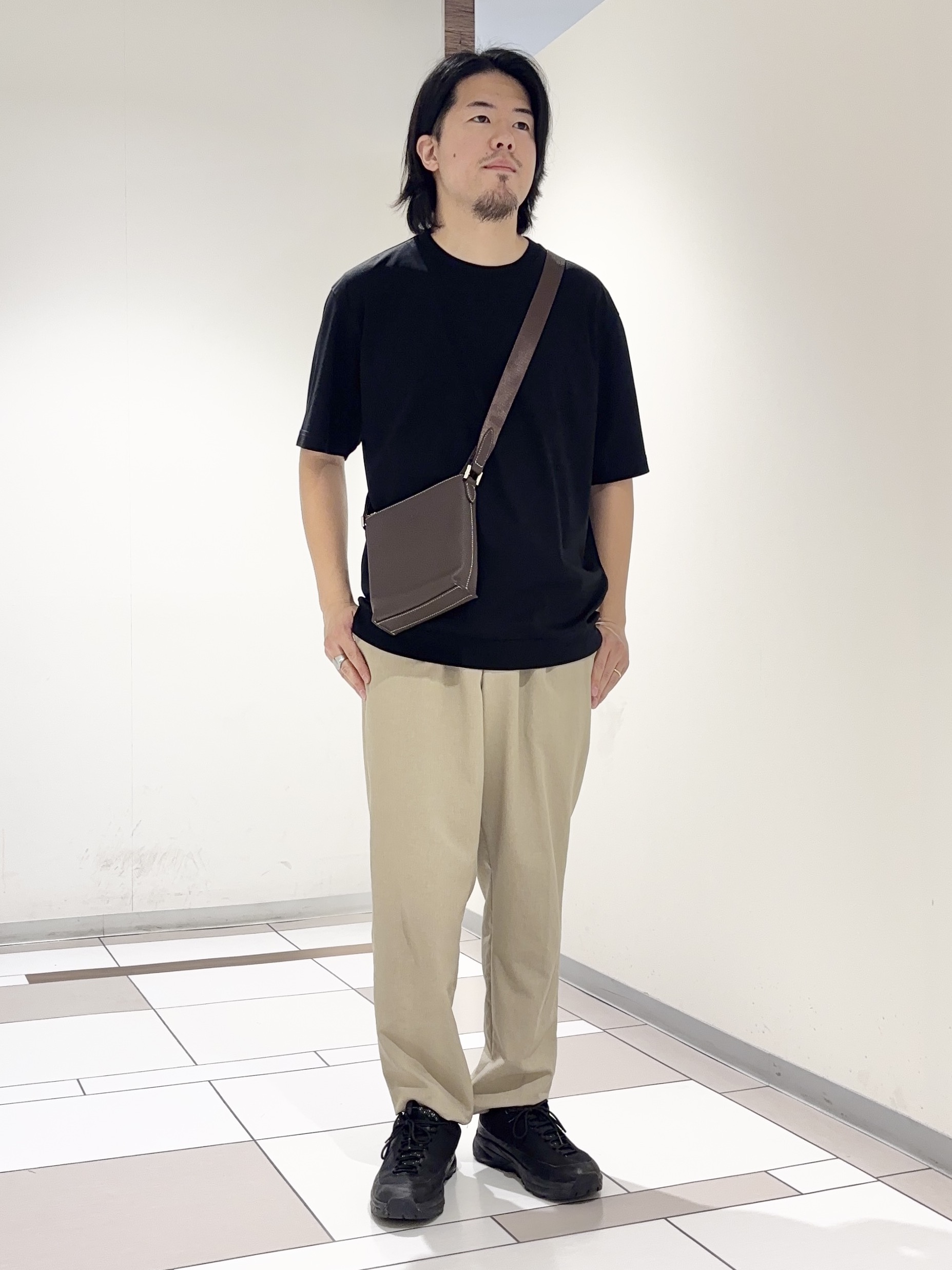 及川さんの「TAKEO KIKUCHI｜【接触冷感】アイスクリアコットン Tシャツ」を使ったコーディネート
