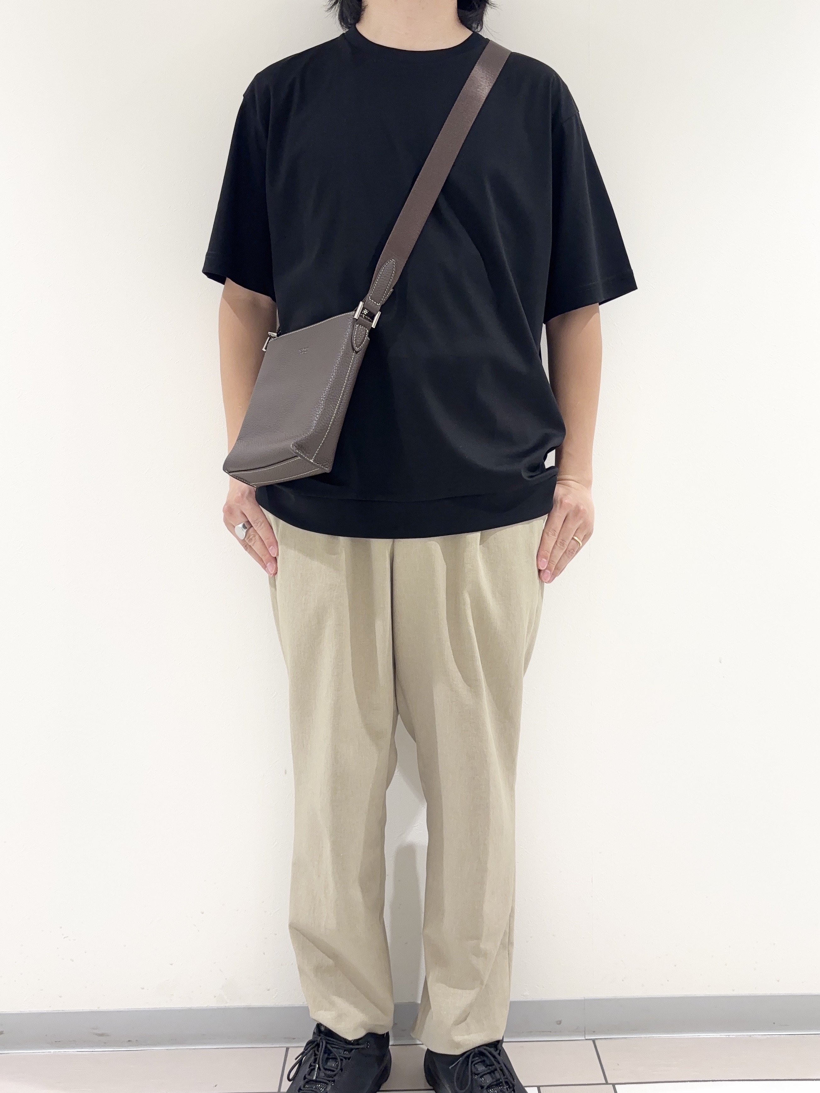 及川さんの「TAKEO KIKUCHI｜【接触冷感】アイスクリアコットン Tシャツ」を使ったコーディネート