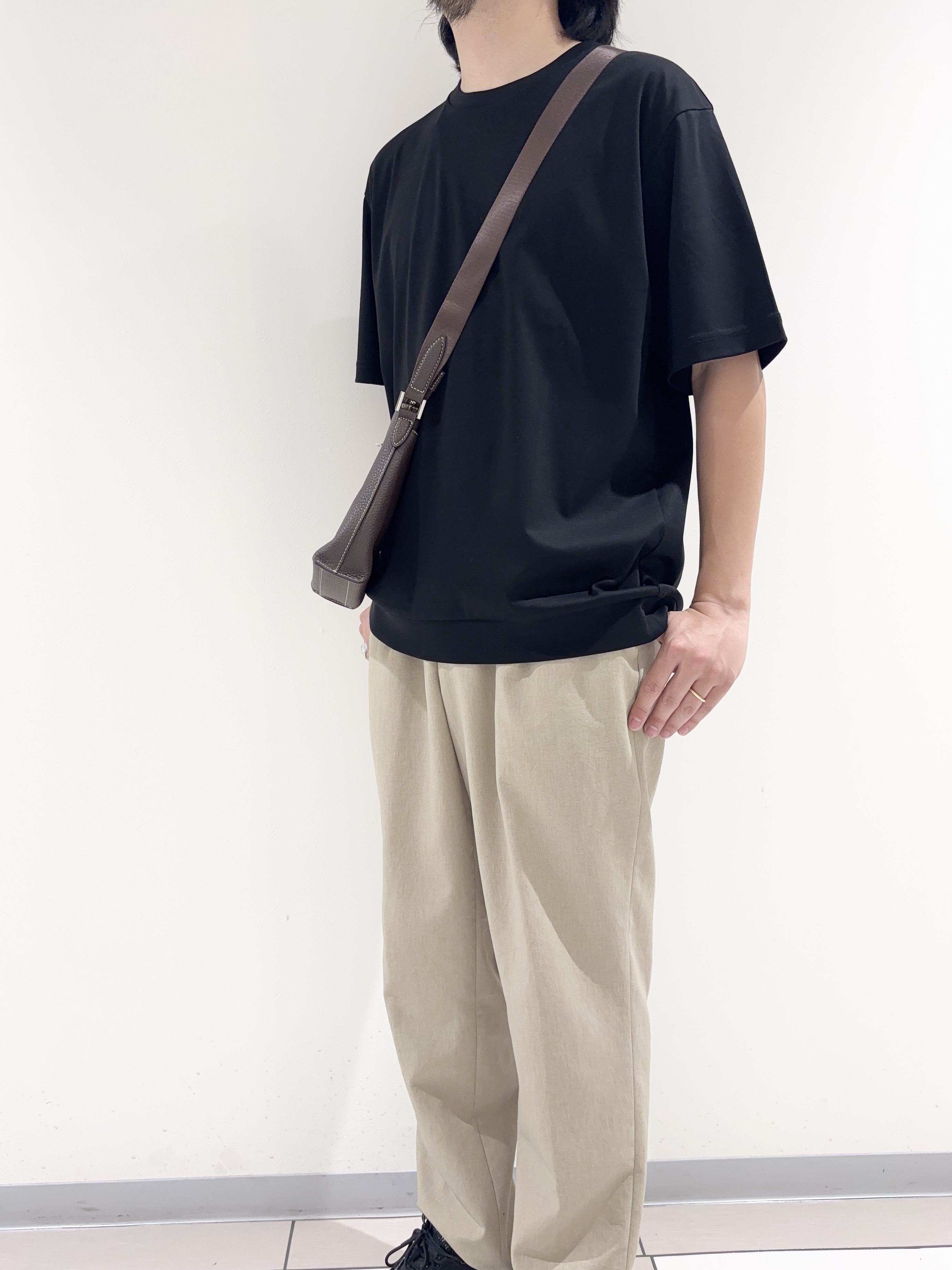 及川さんの「TAKEO KIKUCHI｜【接触冷感】アイスクリアコットン Tシャツ」を使ったコーディネート