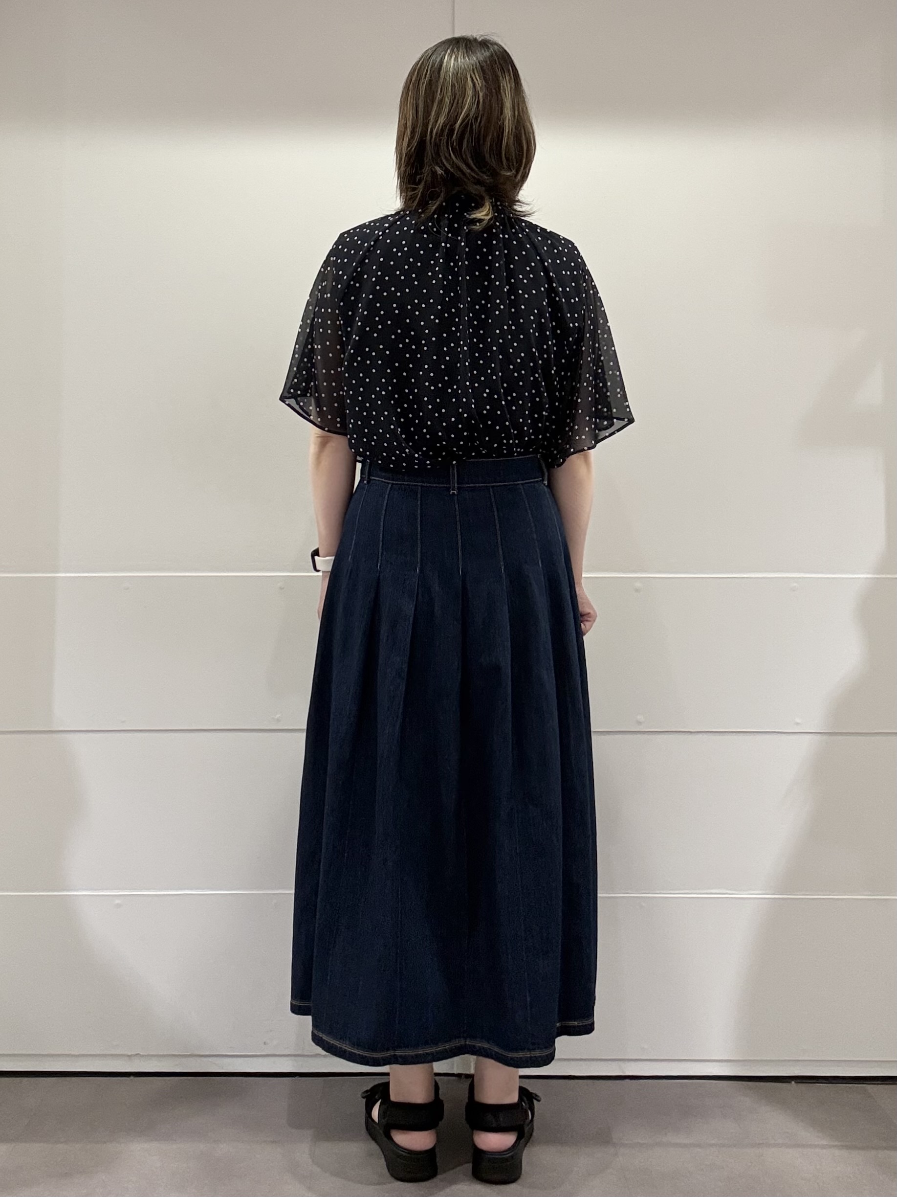 mamiさんの「Reflect｜【セットアップ／手洗い可】ドット柄シアーブラウス」を使ったコーディネート