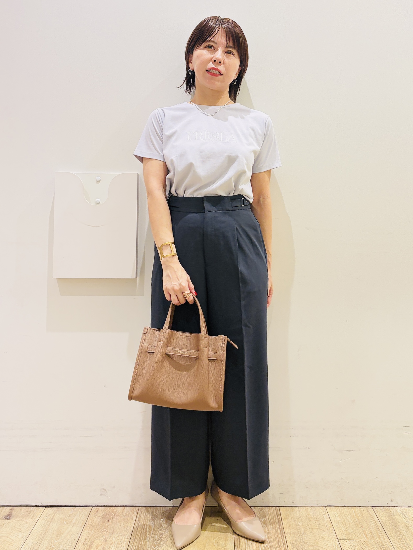 YUKOさんの「index｜【接触冷感／UVケア】裾レースロゴTシャツ《洗濯機OK／S-3L》」を使ったコーディネート