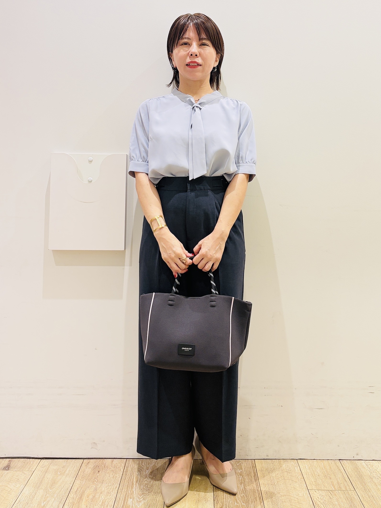 YUKOさんの「index｜ジョーゼットボウタイブラウス【洗濯機OK】」を使ったコーディネート