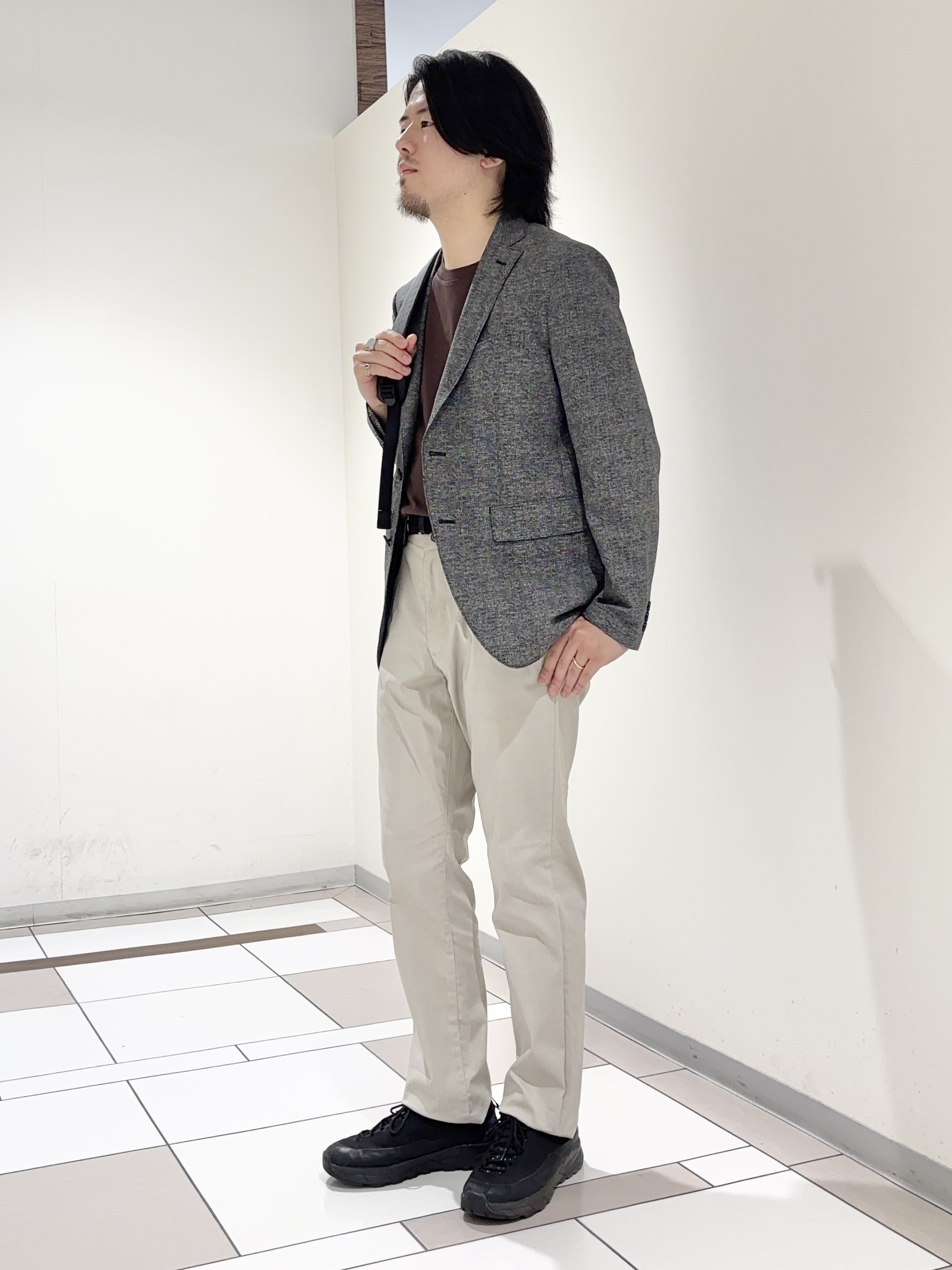 及川さんの「TAKEO KIKUCHI｜【抗菌防臭】COOL DOTS（R）ドビープリント ジャケット」を使ったコーディネート