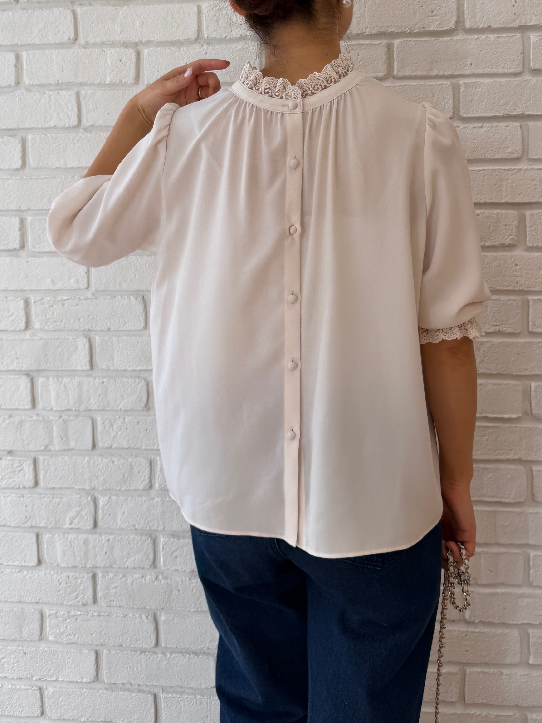 makiさんの「Couture brooch｜【大人上品・前後2WAY】エンブロレース 5分袖ブラウス【洗濯機可】」を使ったコーディネート