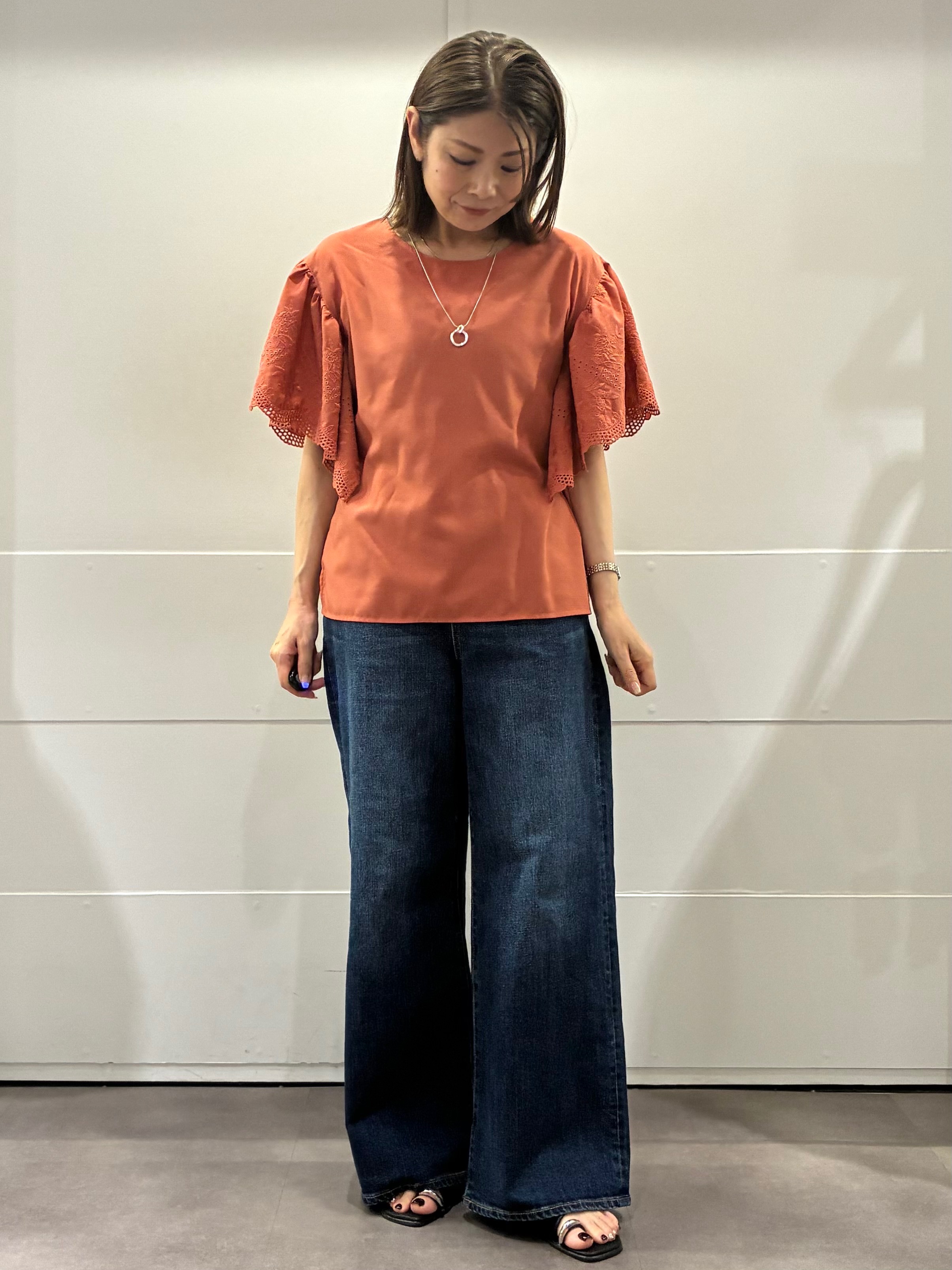 ちいさんの「Reflect｜【通勤◎】スカラップレーススリーブ ブラウス」を使ったコーディネート
