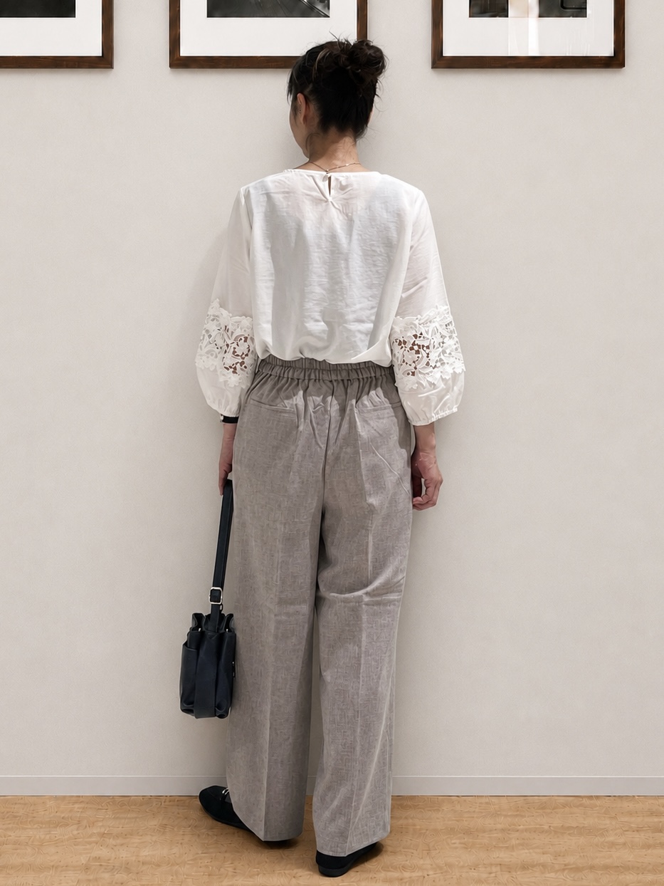 まつみさんの「SHOO･LA･RUE｜【洗濯機可/S-LL/洗濯後しわになりにくい】お袖レースデザインブラウス」を使ったコーディネート