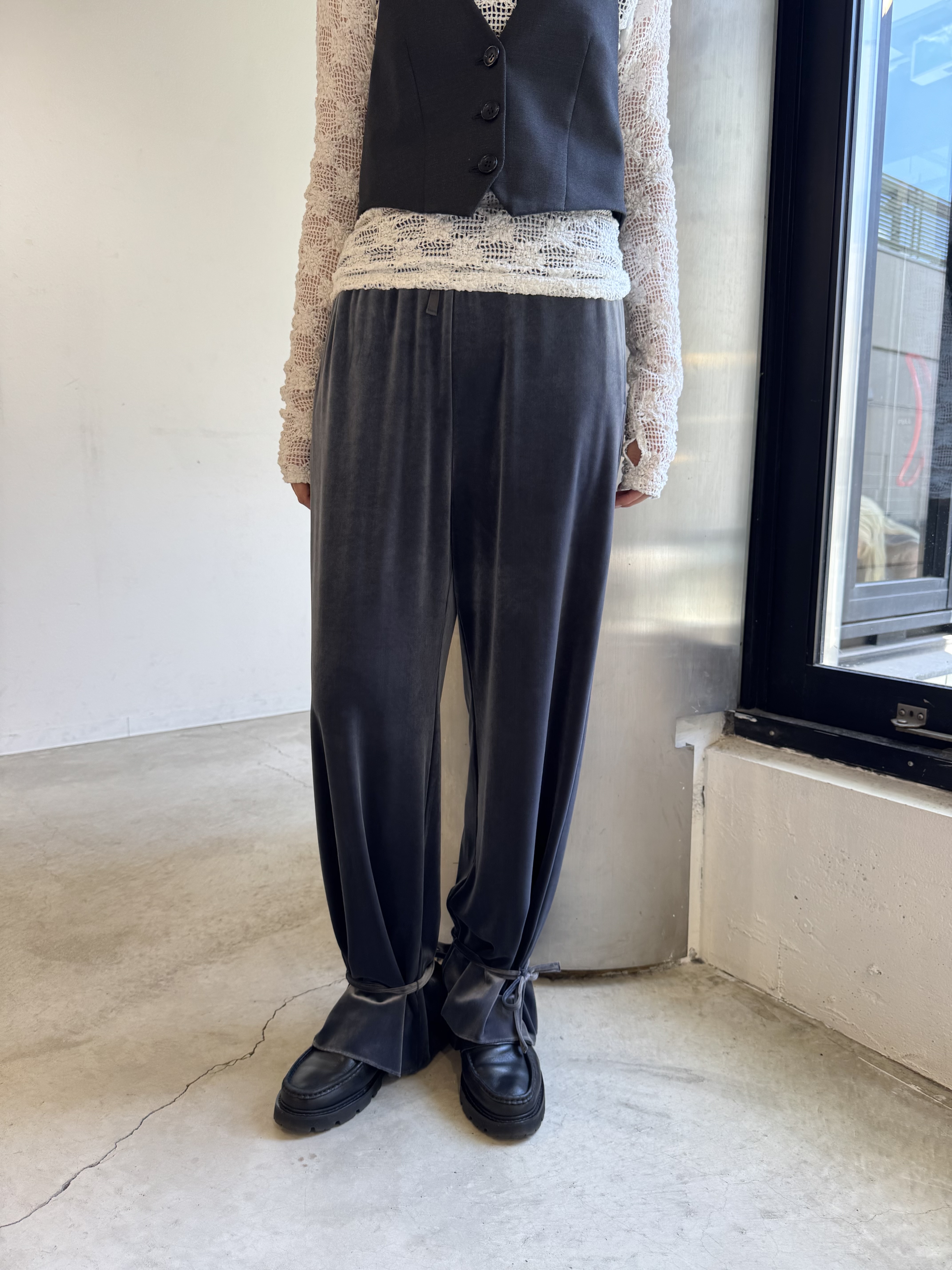 uchi__yamaさんの「CODE A｜back ribbon vest」を使ったコーディネート