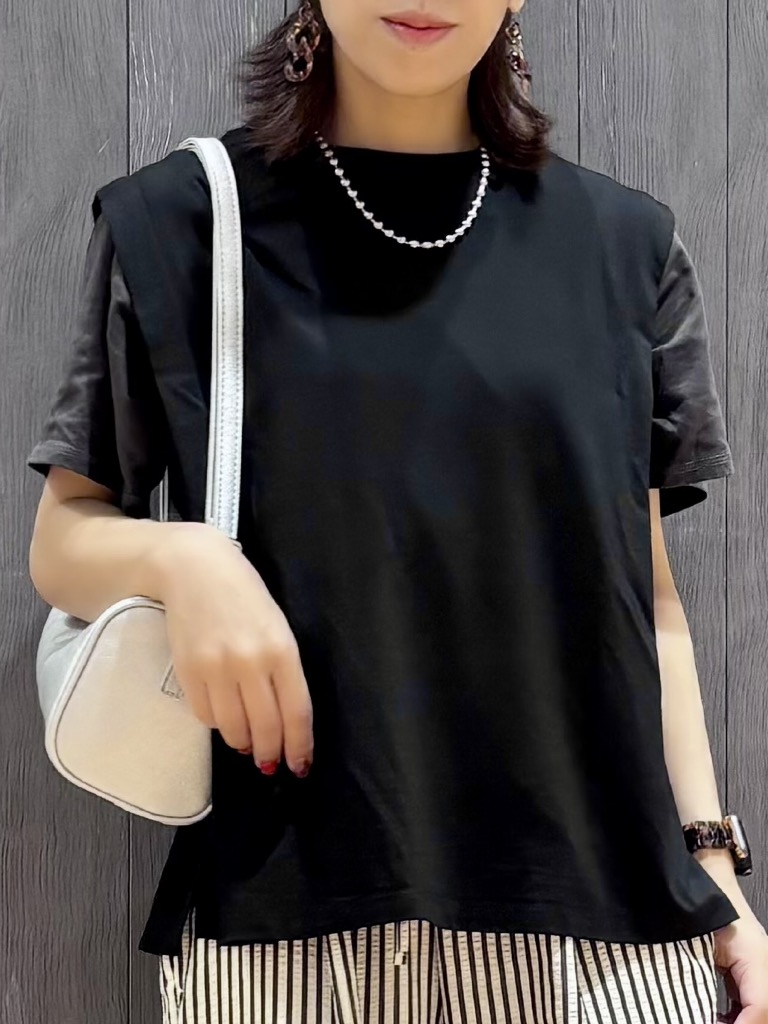 meiさんの「SHOO･LA･RUE｜【UVカット/接触冷感】上品に涼し気 とろみタックノースリーブトップス」を使ったコーディネート