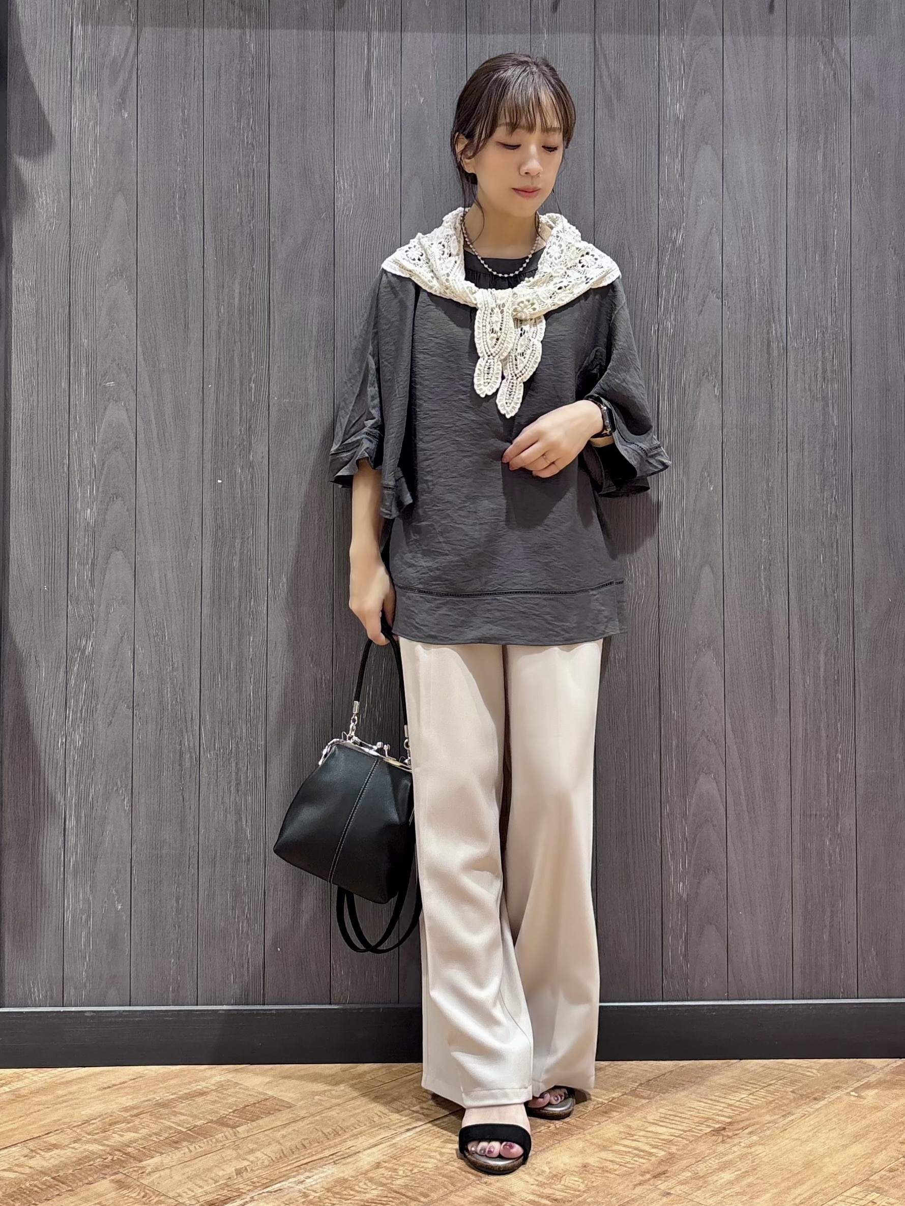 meiさんの「SHOO･LA･RUE｜【ひんやり/S-LL/体型カバー】はしごレースが涼し気な スラブポンチョ風ブラウス」を使ったコーディネート