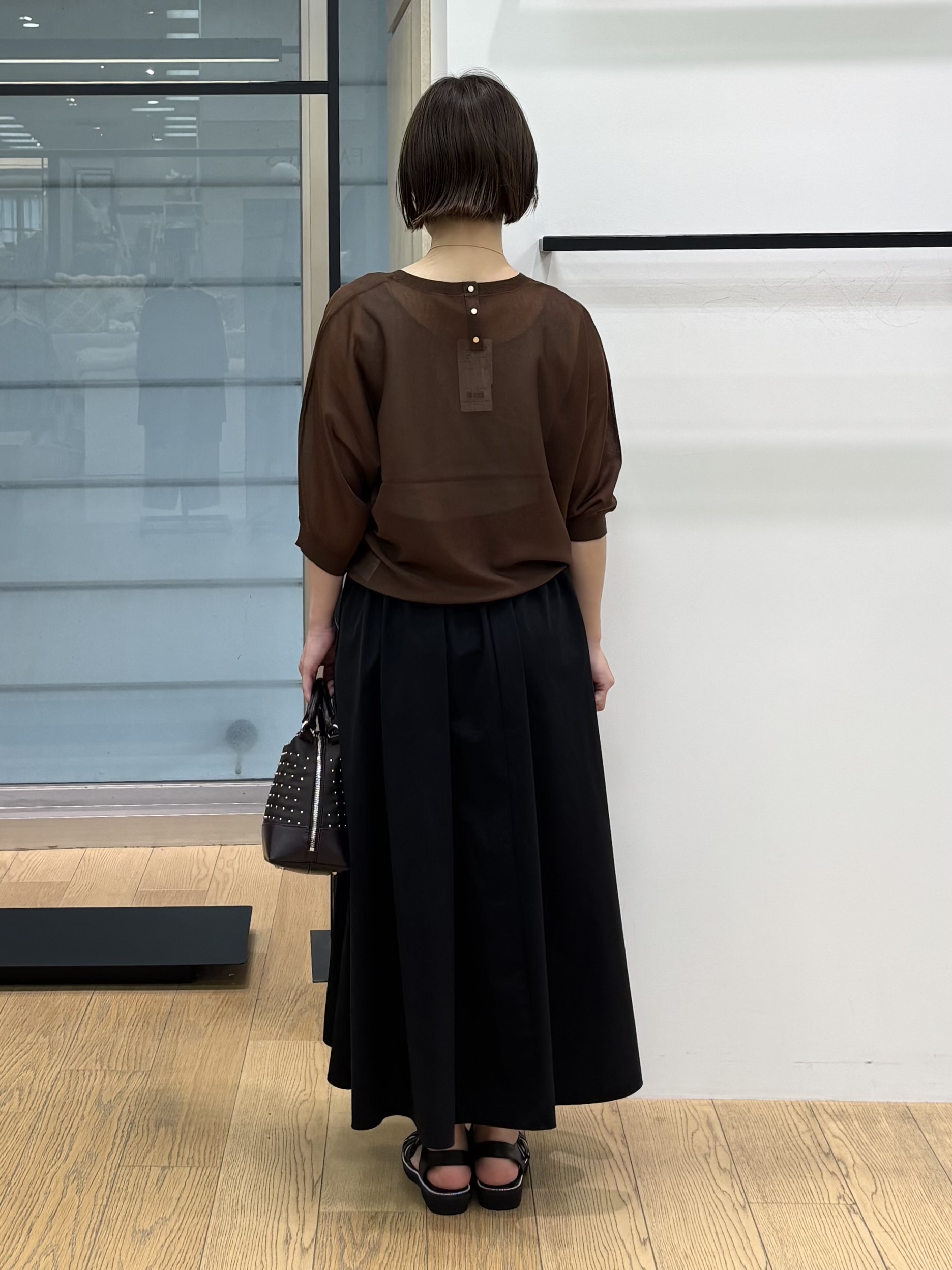 asamiさんの「INDIVI｜【体型カバー／洗える】シアードルマンニット」を使ったコーディネート