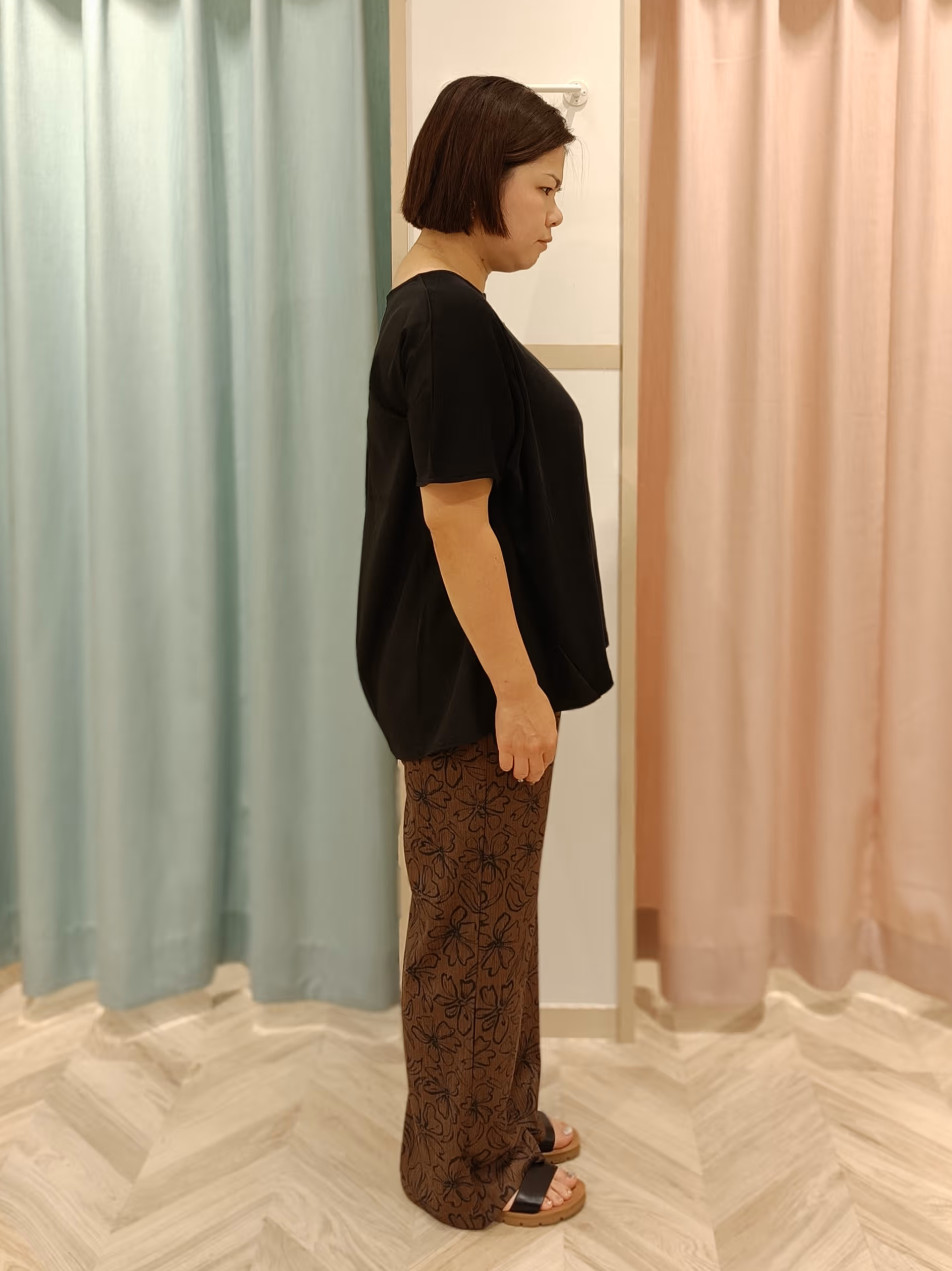 カオリさんの「SHOO･LA･RUE｜【体型カバー/S-LL】後ろ姿も映える 異素材ドッキングトップス」を使ったコーディネート