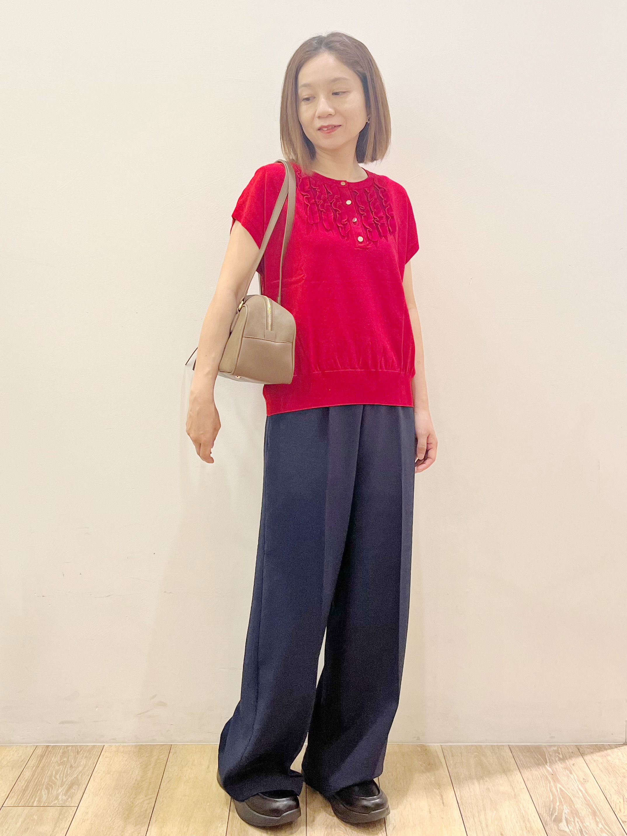 kcさんの「OPAQUE.CLIP｜【接触冷感／UV】フリルフレンチスリーブニット《洗濯機OK》」を使ったコーディネート