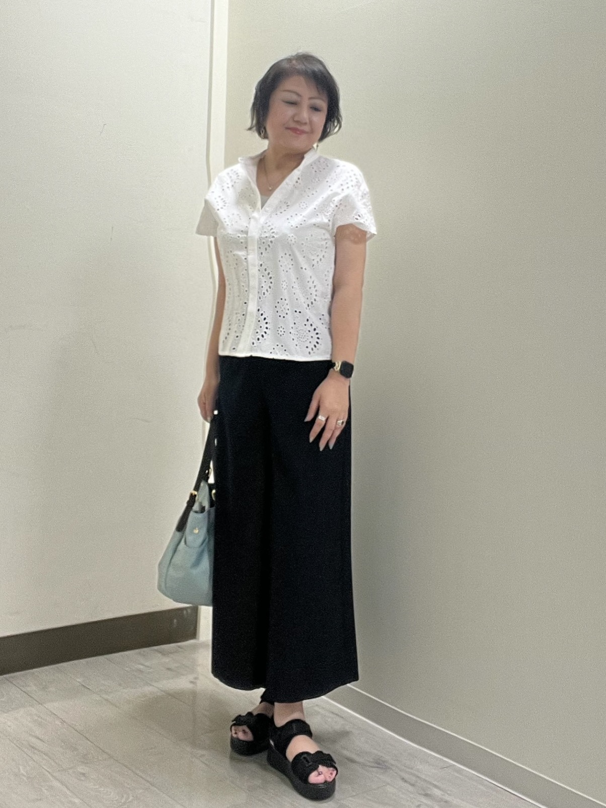 mariさんの「Reflect｜【通勤◎】カットワーク刺繍レース シャツブラウス」を使ったコーディネート