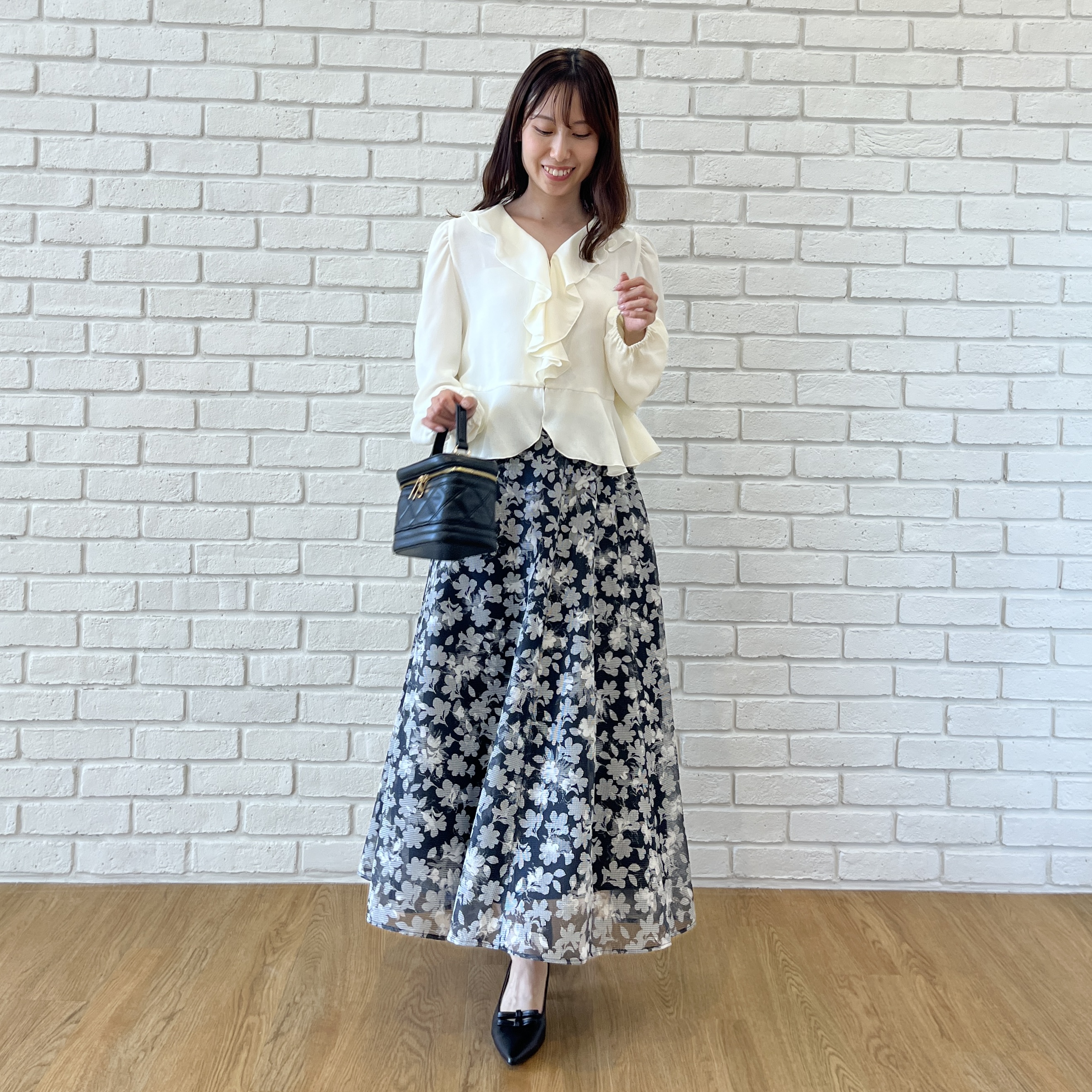 はばさんの「Couture brooch｜【上品な透け感】オパールチェック花柄スカート【洗濯機可】」を使ったコーディネート