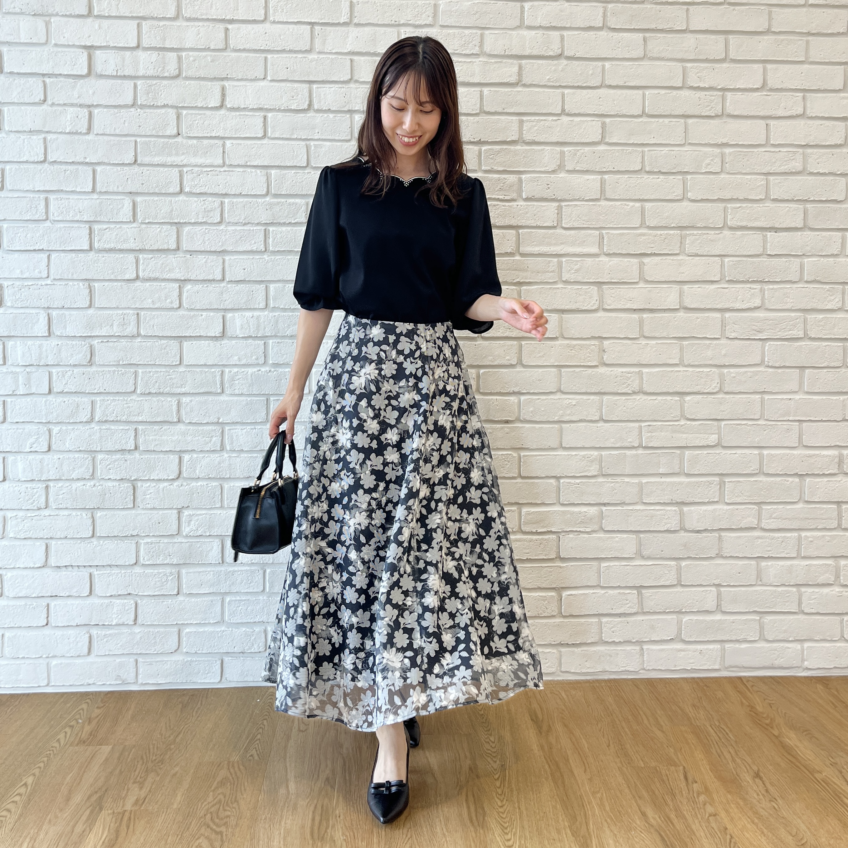 はばさんの「Couture brooch｜【上品な透け感】オパールチェック花柄スカート【洗濯機可】」を使ったコーディネート
