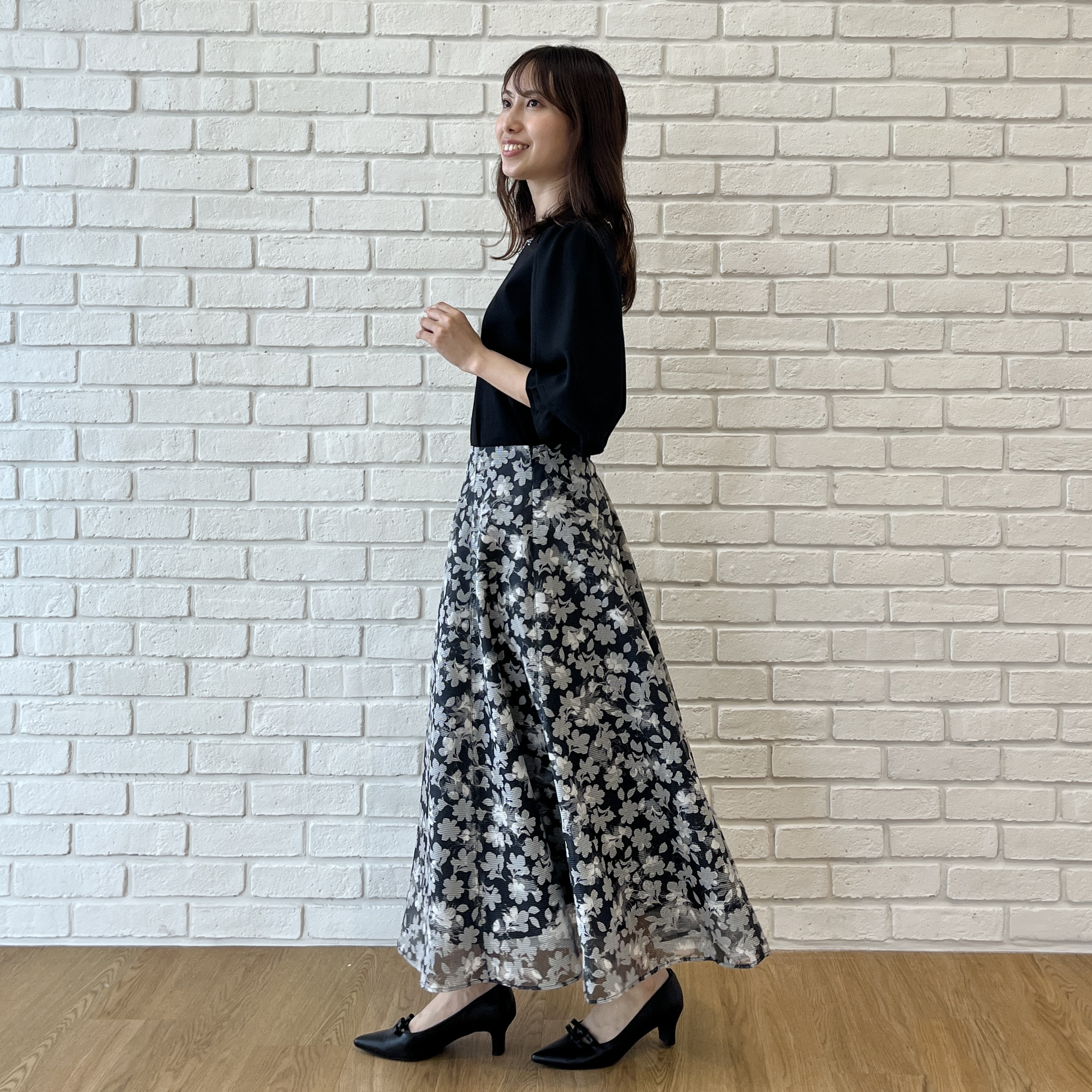 はばさんの「Couture brooch｜【上品な透け感】オパールチェック花柄スカート【洗濯機可】」を使ったコーディネート