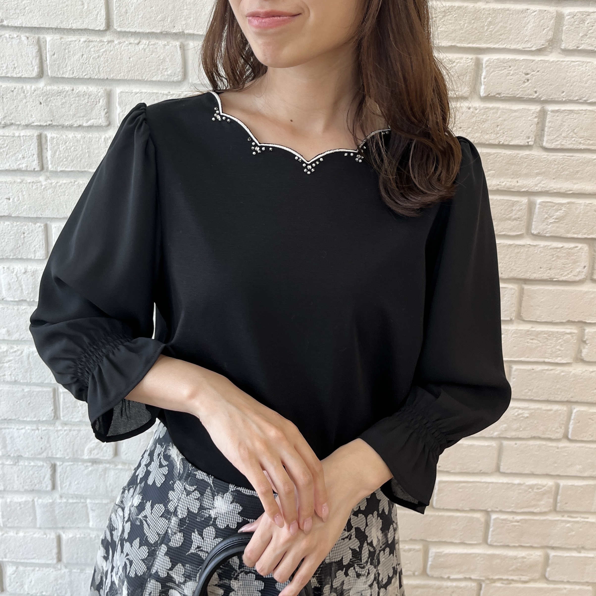 はばさんの「Couture brooch｜【上品な透け感】オパールチェック花柄スカート【洗濯機可】」を使ったコーディネート