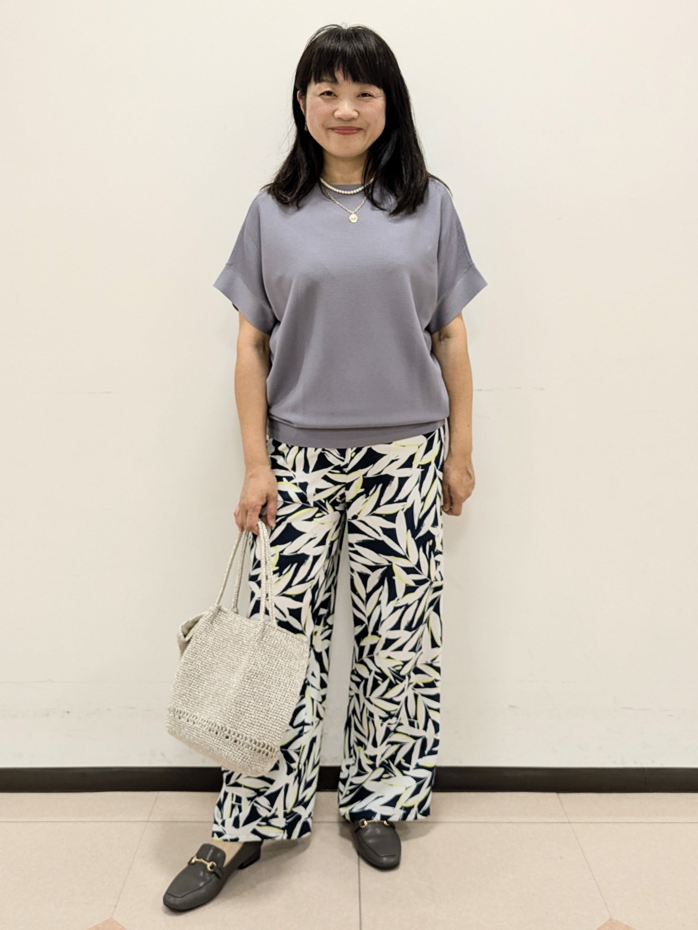 ともさんの「UNTITLED｜【11色展開/体型カバー】前後2WAYフレンチスリーブニット」を使ったコーディネート