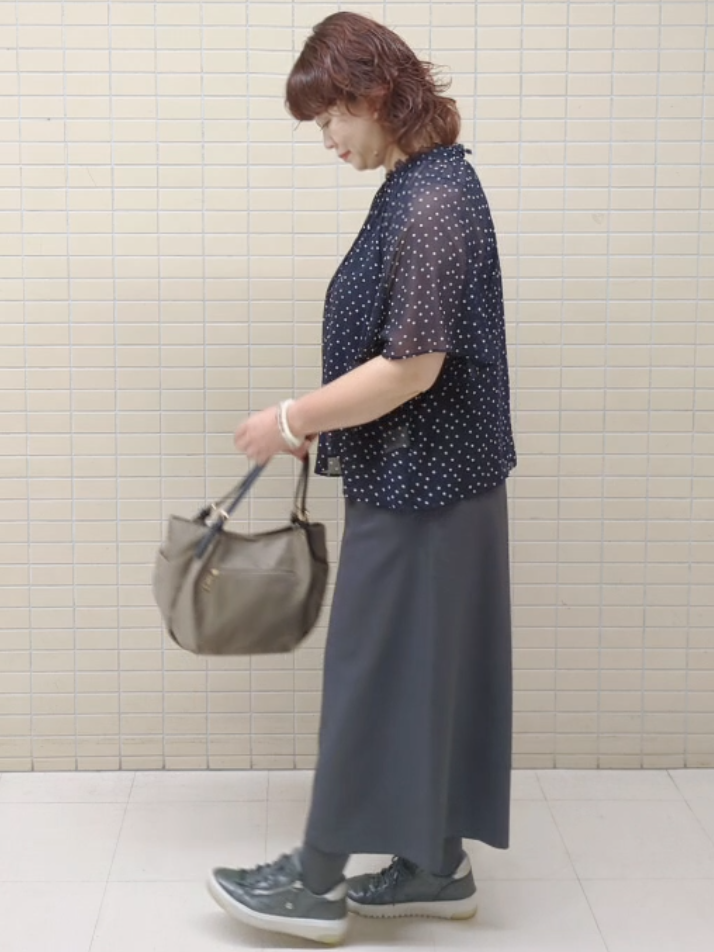 ハム太郎さんの「Reflect｜【セットアップ／手洗い可】ドット柄シアーブラウス」を使ったコーディネート