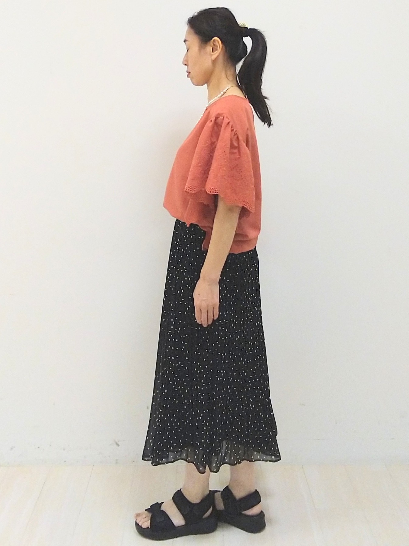 SANAさんの「Reflect｜【通勤◎】スカラップレーススリーブ ブラウス」を使ったコーディネート