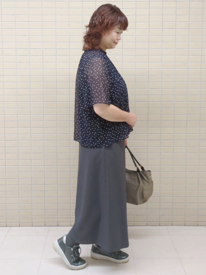 ハム太郎さんの「Reflect｜【セットアップ／手洗い可】ドット柄シアーブラウス」を使ったコーディネート