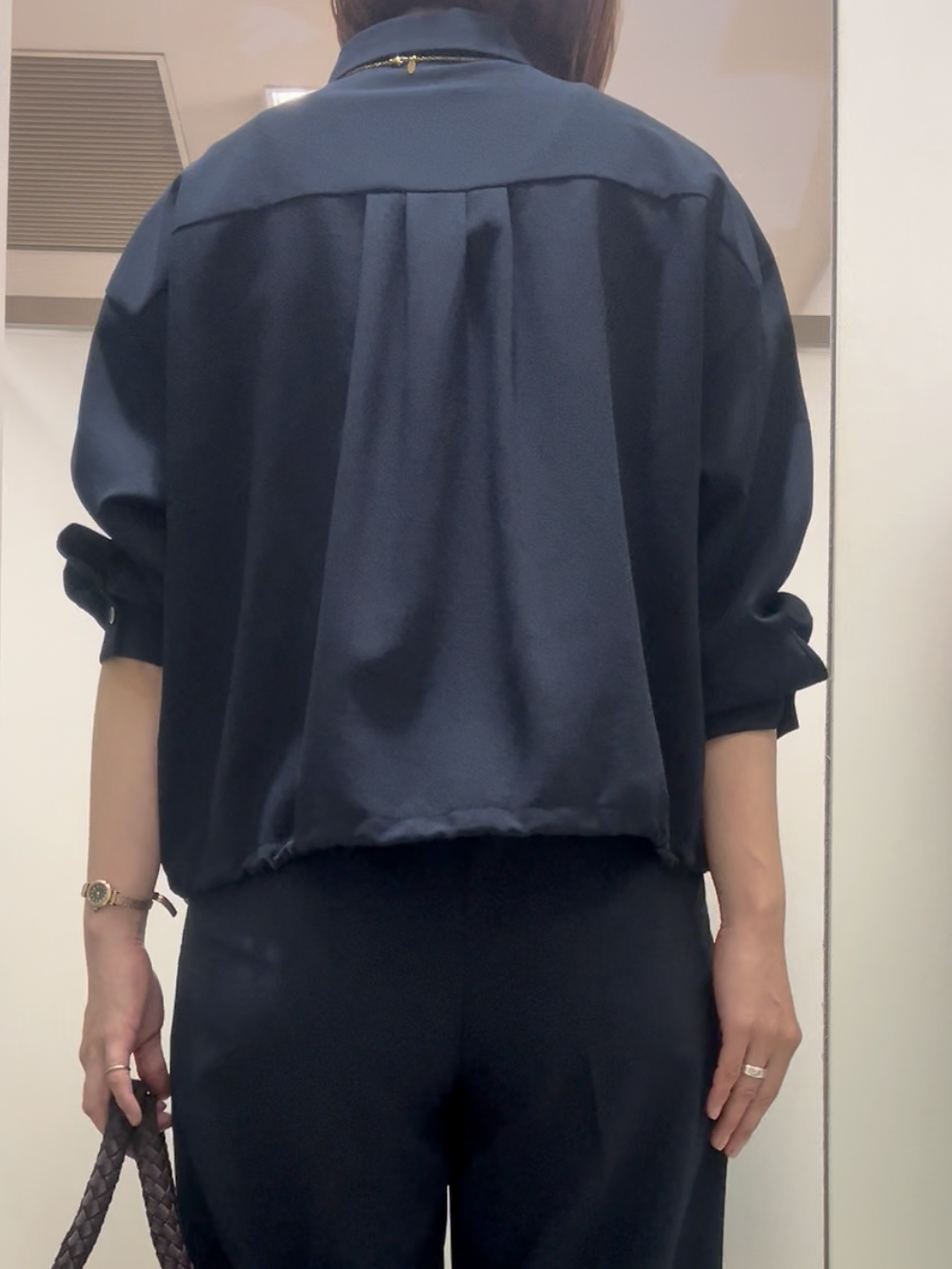 まどかさんの「UNTITLED｜【セットアップ可/UVカット/接触冷感】エアリークールドロストシャツ」を使ったコーディネート