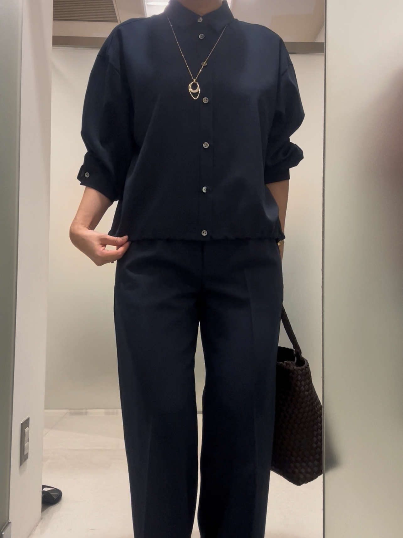 まどかさんの「UNTITLED｜【セットアップ可/UVカット/接触冷感】エアリークールドロストシャツ」を使ったコーディネート