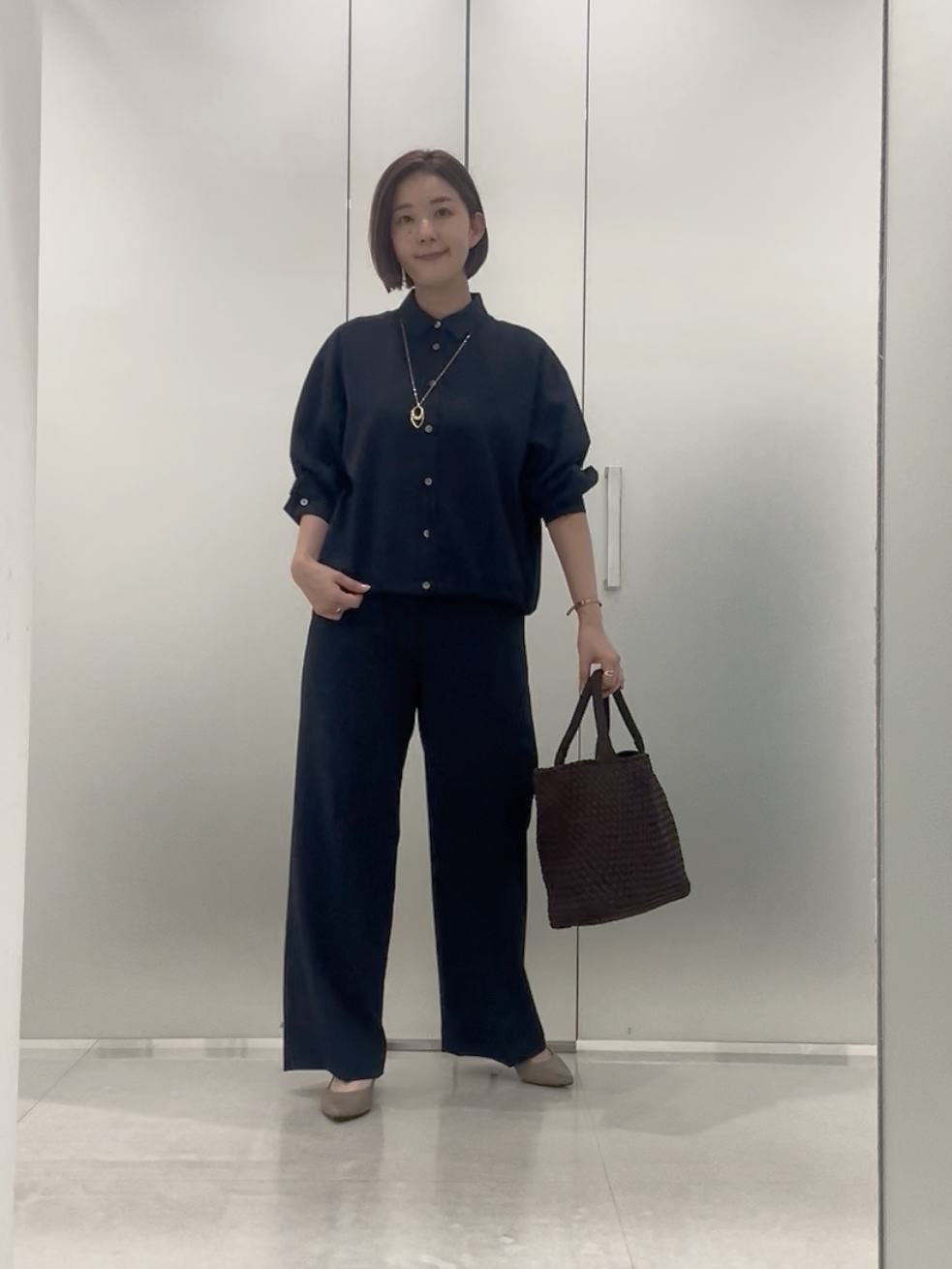 まどかさんの「UNTITLED｜【セットアップ可/UVカット/接触冷感】エアリークールドロストシャツ」を使ったコーディネート