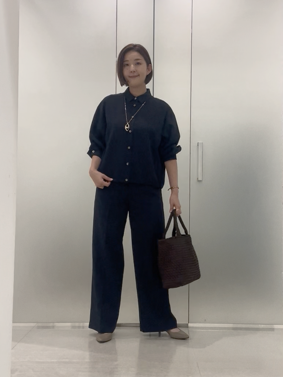 まどかさんの「UNTITLED｜【セットアップ可/UVカット/接触冷感】エアリークールドロストシャツ」を使ったコーディネート