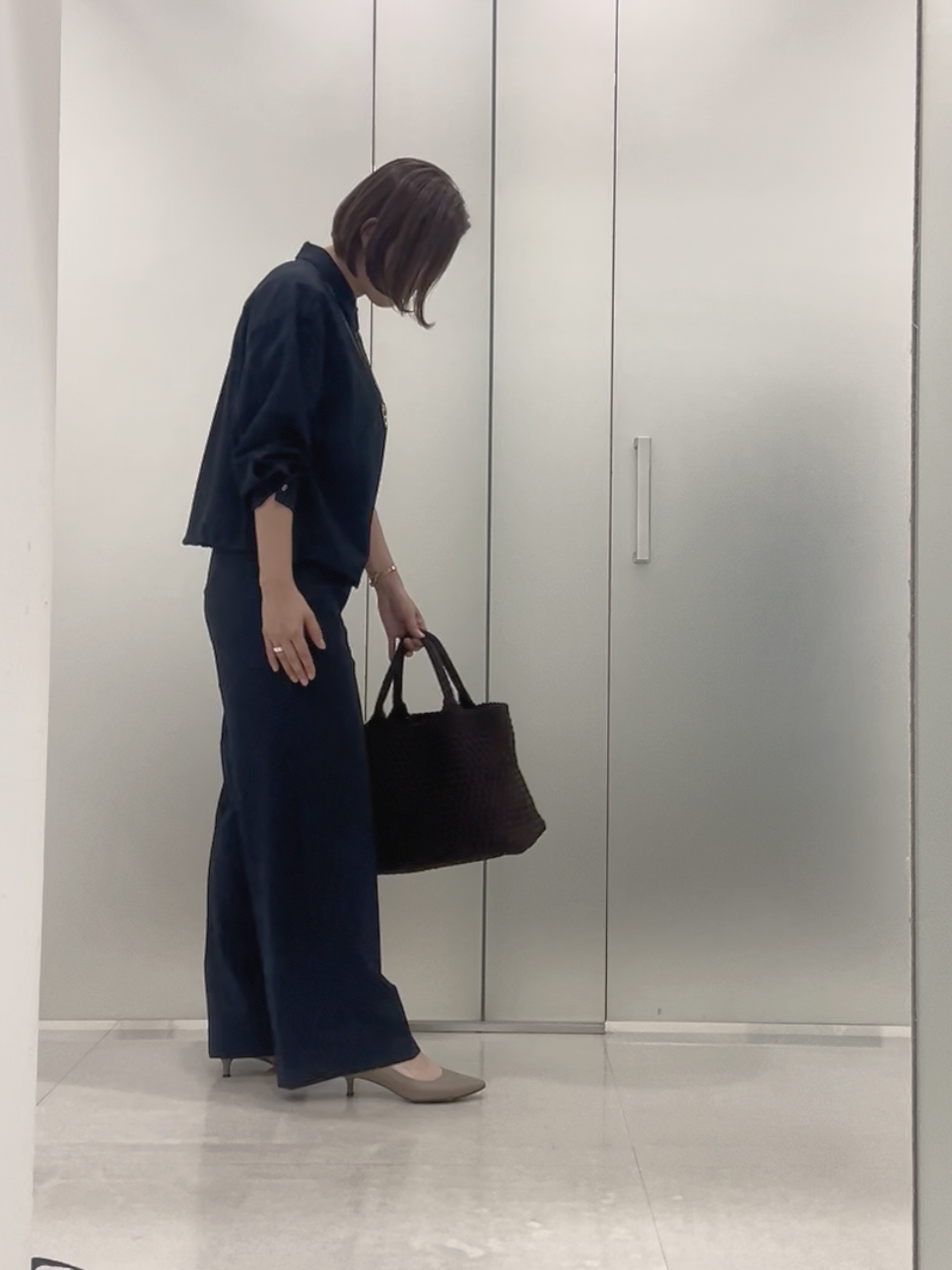 まどかさんの「UNTITLED｜【セットアップ可/UVカット/接触冷感】エアリークールドロストシャツ」を使ったコーディネート