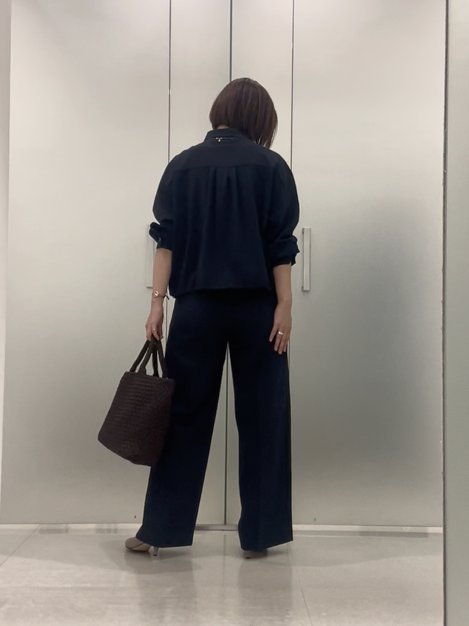 まどかさんの「UNTITLED｜【セットアップ可/UVカット/接触冷感】エアリークールドロストシャツ」を使ったコーディネート