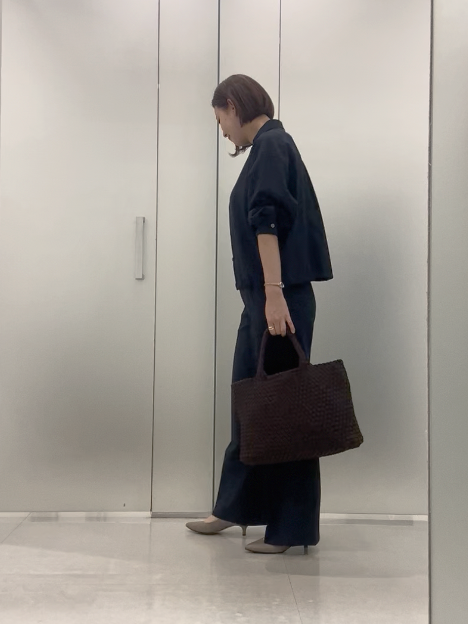 まどかさんの「UNTITLED｜【セットアップ可/UVカット/接触冷感】エアリークールドロストシャツ」を使ったコーディネート