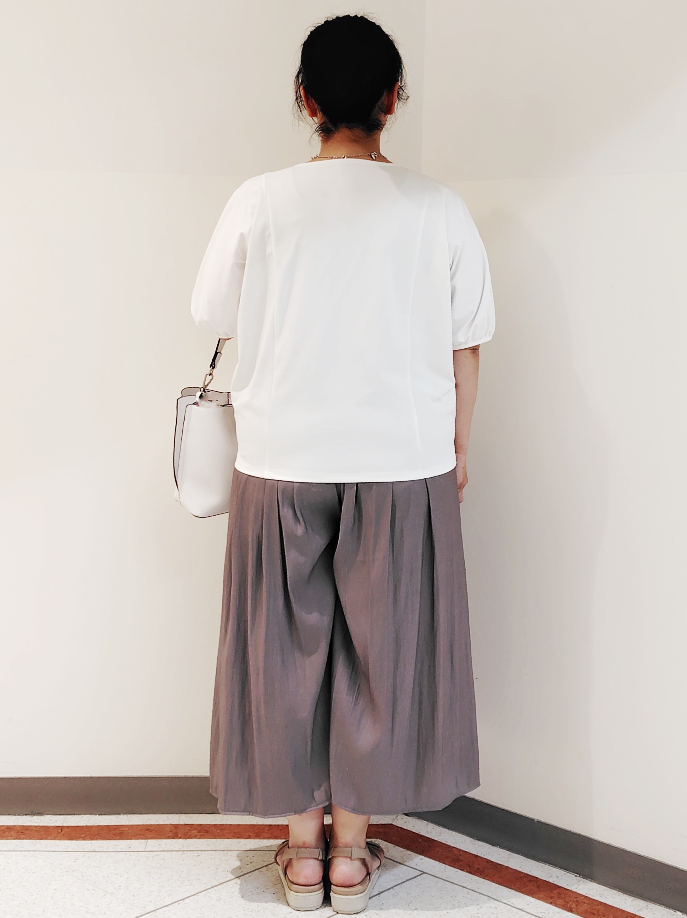 FMさんの「Reflect｜【UVカット／接触冷感／吸水速乾】ギャザースリーブカットソー」を使ったコーディネート