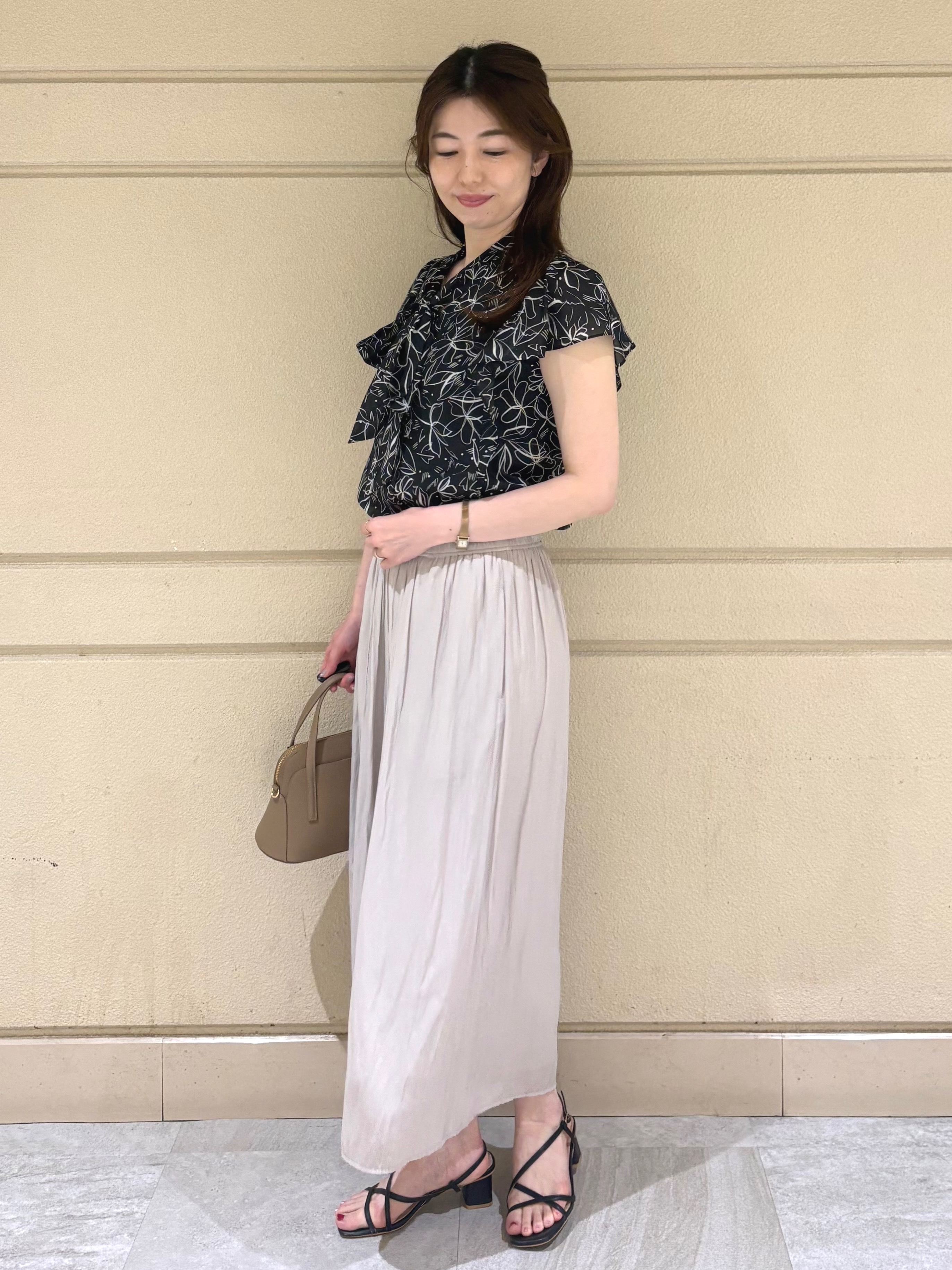 sakiさんの「COUP DE CHANCE｜【手洗い可／日本製】フラワーリボンブラウス」を使ったコーディネート