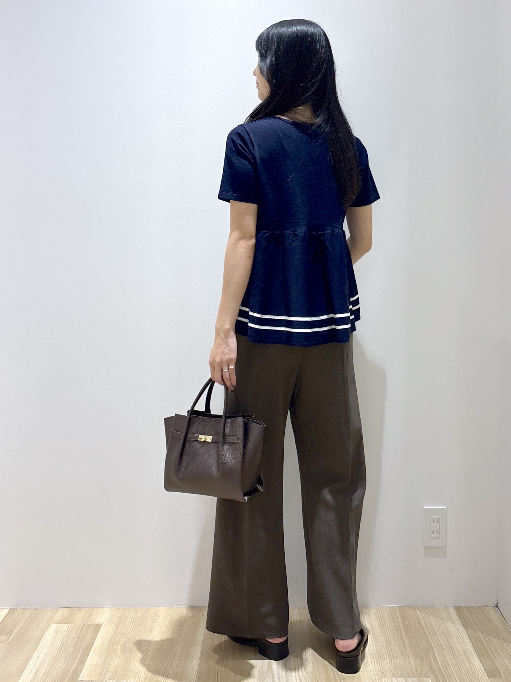 sachikoさんの「OPAQUE.CLIP｜【UVケア】裾ラインペプラムニット《洗濯機OK》」を使ったコーディネート