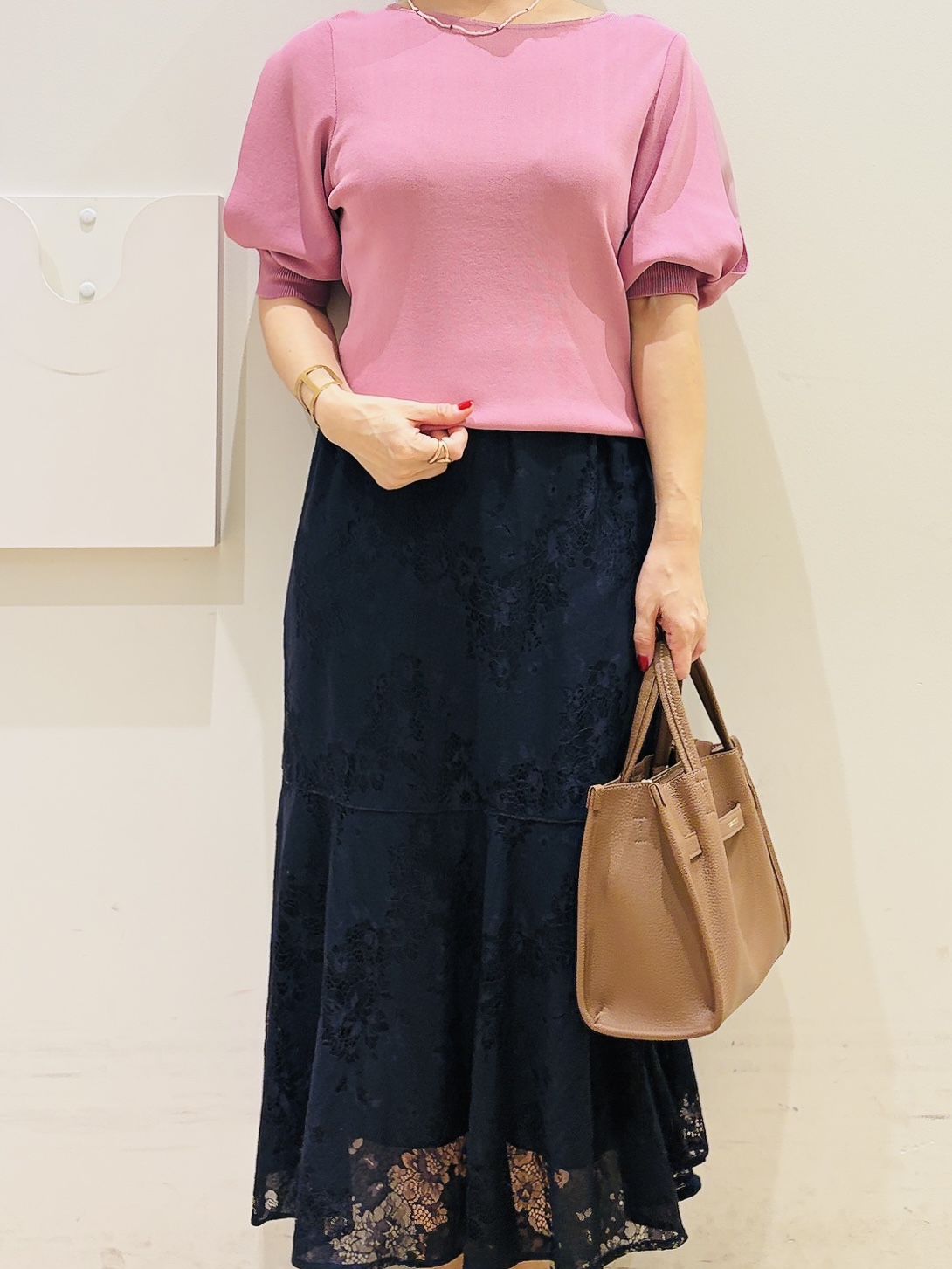 YUKOさんの「index｜【接触冷感】クールタッチラップスリーブニット《UVケア／洗濯機OK／XS～3L／9col》」を使ったコーディネート