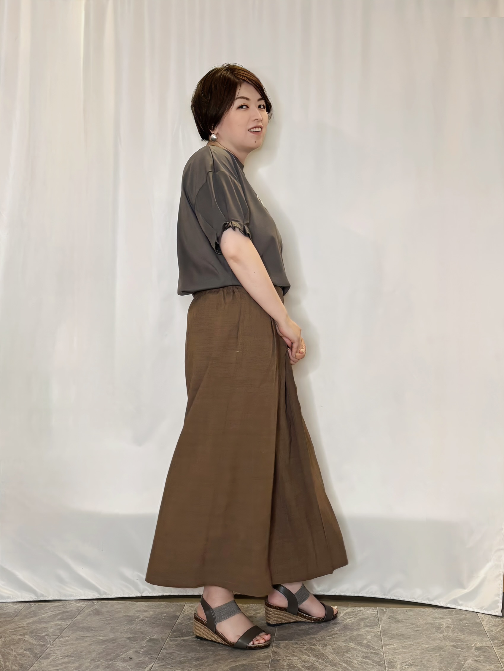 たみさんの「SHOO･LA･RUE｜【ひんやり/UV/S-LL】お袖ふんわり二の腕カバー ぷっくりラメプリントTシャツ」を使ったコーディネート