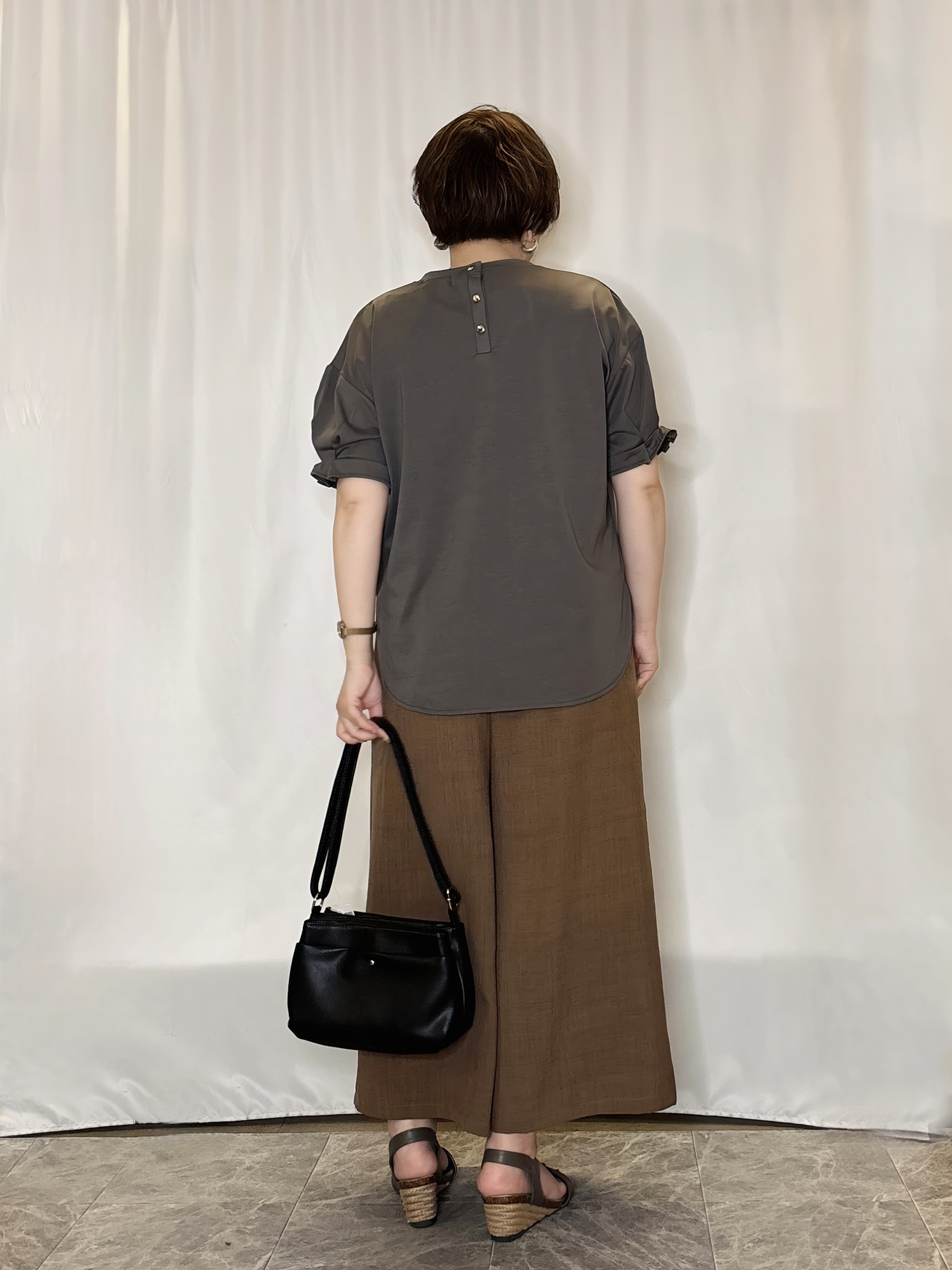たみさんの「SHOO･LA･RUE｜【ひんやり/UV/S-LL】お袖ふんわり二の腕カバー ぷっくりラメプリントTシャツ」を使ったコーディネート
