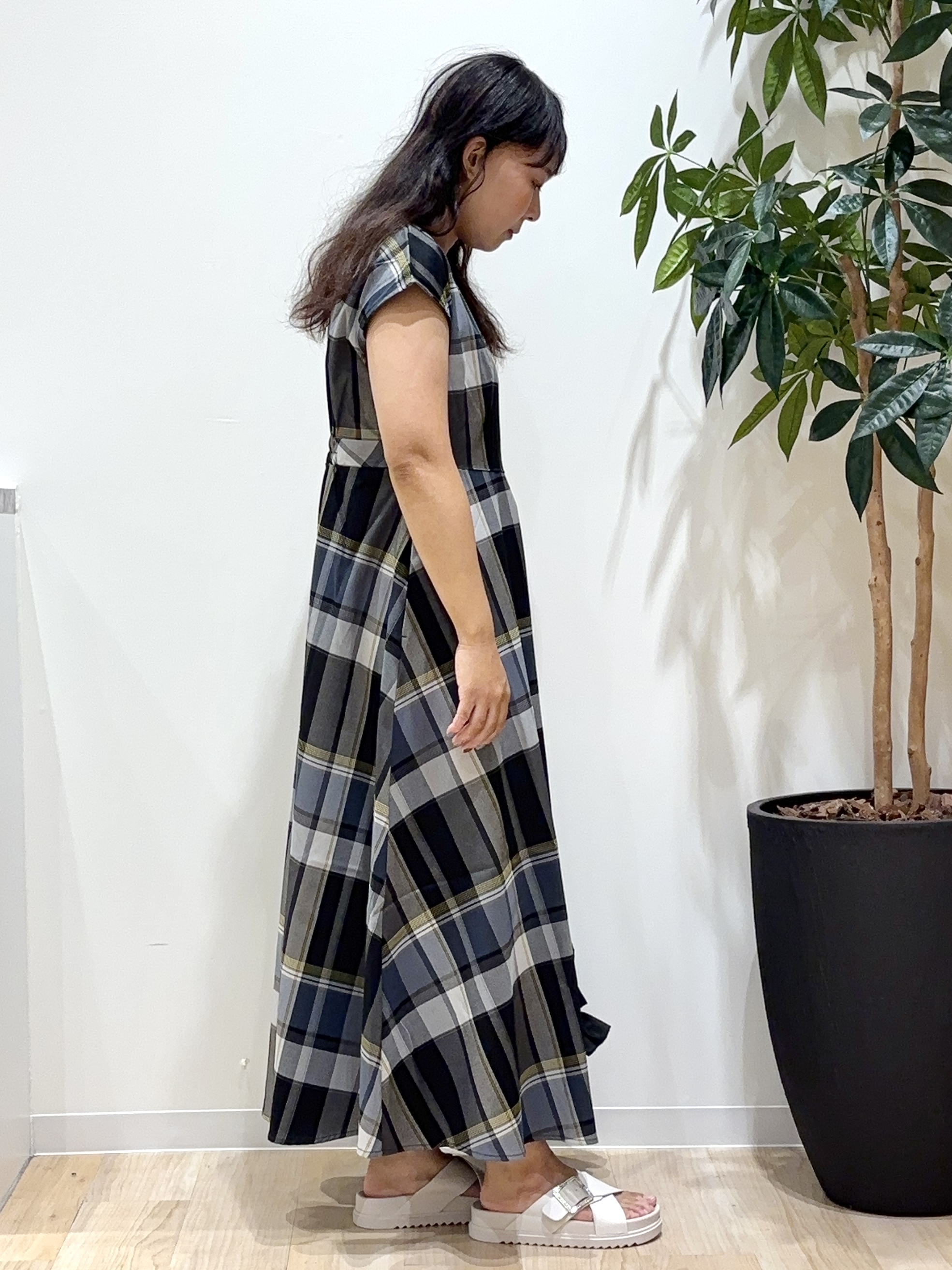 miraiさんの「grove｜【低身長さんも選べる着丈】マドラスチェックワンピース」を使ったコーディネート