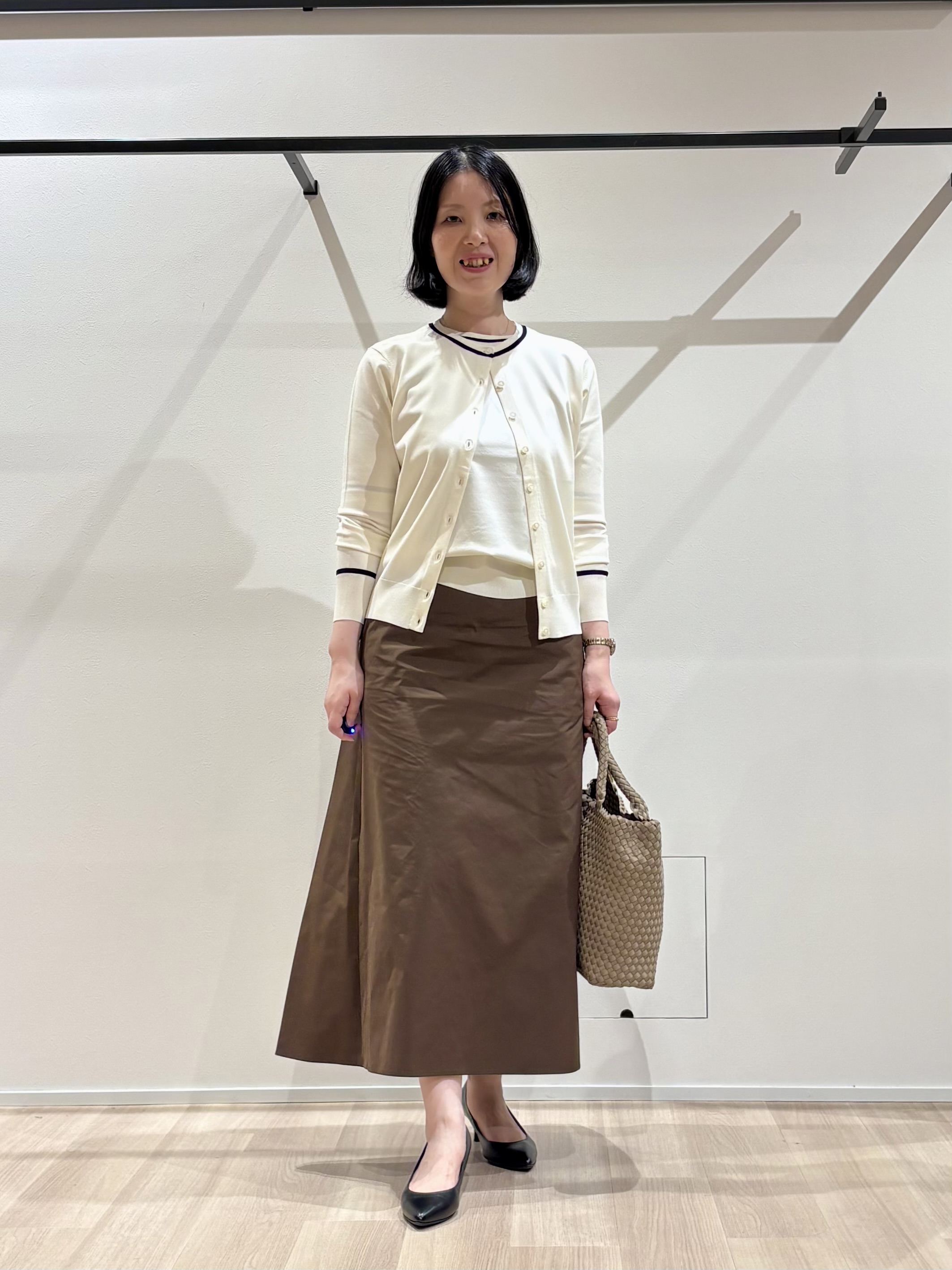 yさんの「UNTITLED｜【アンサンブル可/上品な清涼感】コンパクト5分袖ニット」を使ったコーディネート