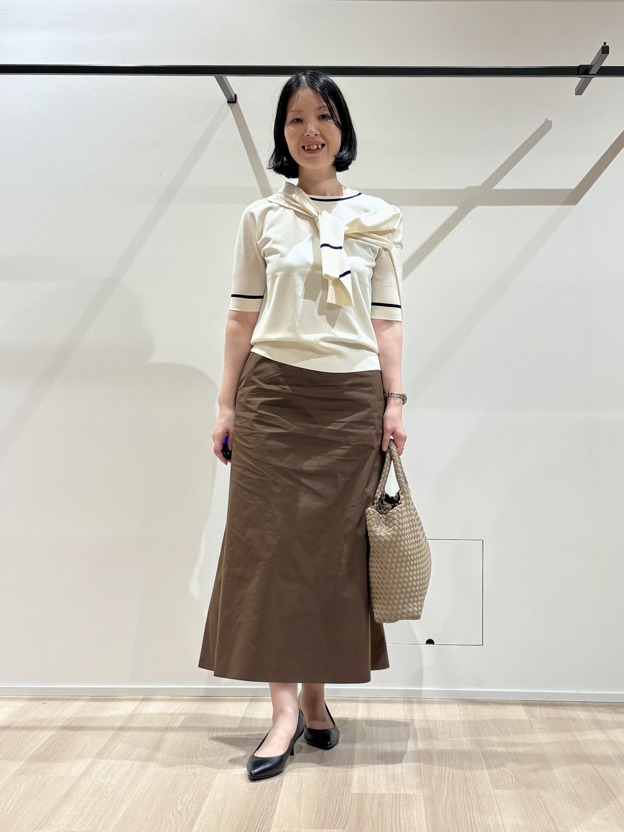 yさんの「UNTITLED｜【アンサンブル可/上品な清涼感】コンパクト5分袖ニット」を使ったコーディネート