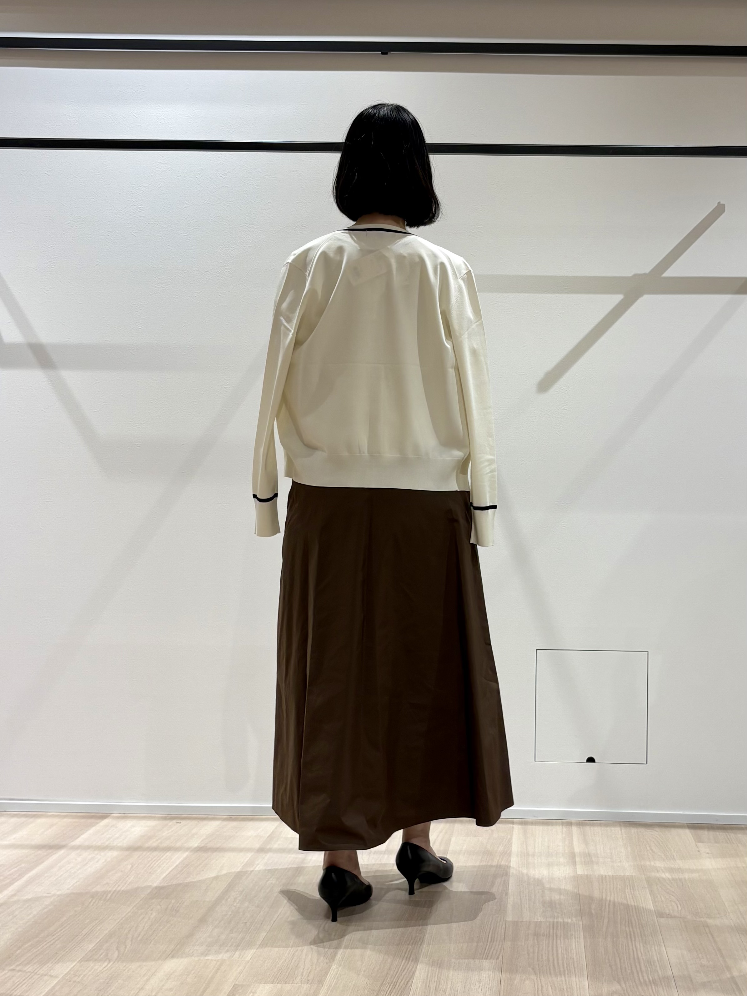 yさんの「UNTITLED｜【アンサンブル可/上品な清涼感】コンパクト5分袖ニット」を使ったコーディネート