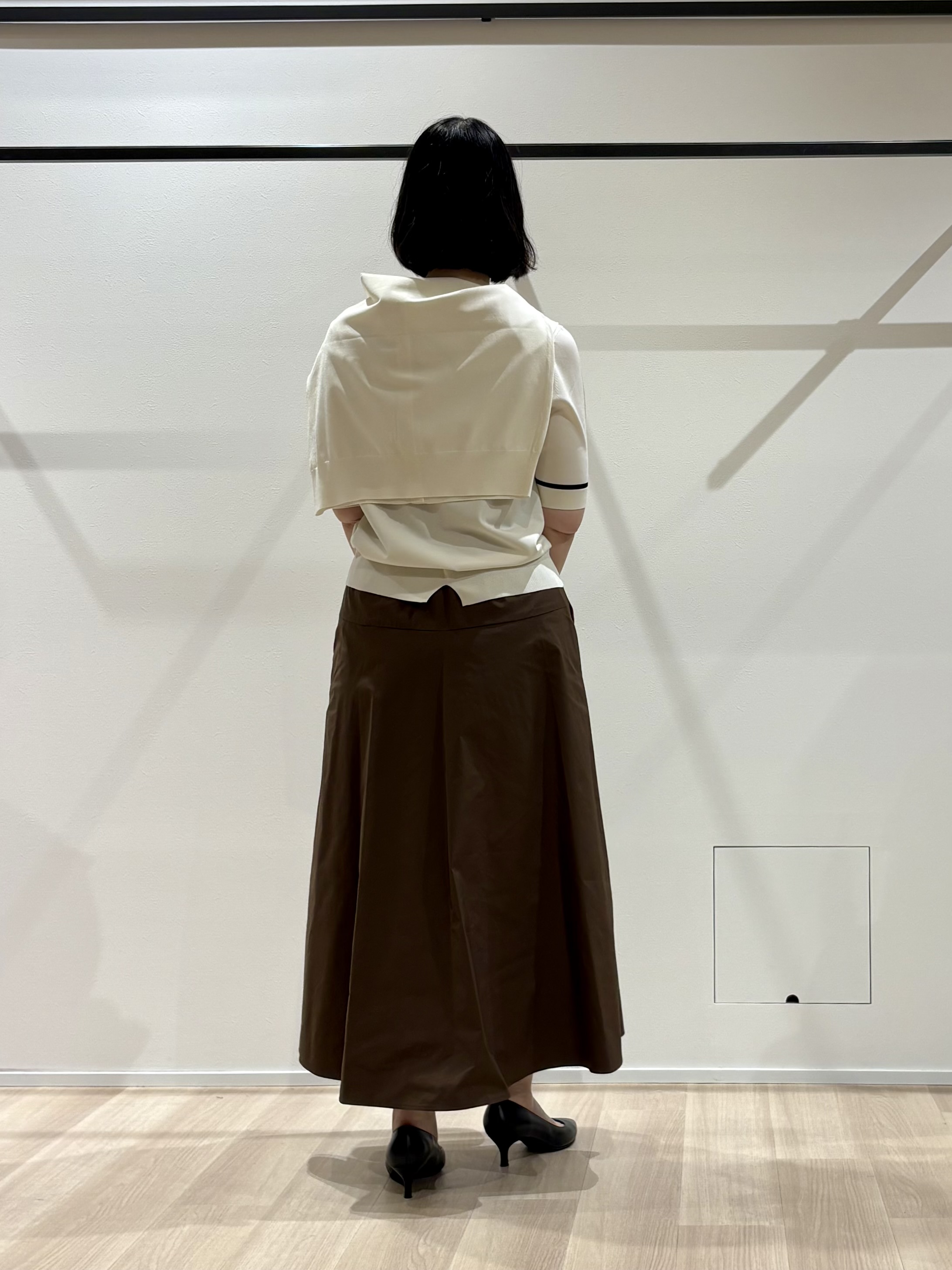 yさんの「UNTITLED｜【アンサンブル可/上品な清涼感】コンパクト5分袖ニット」を使ったコーディネート