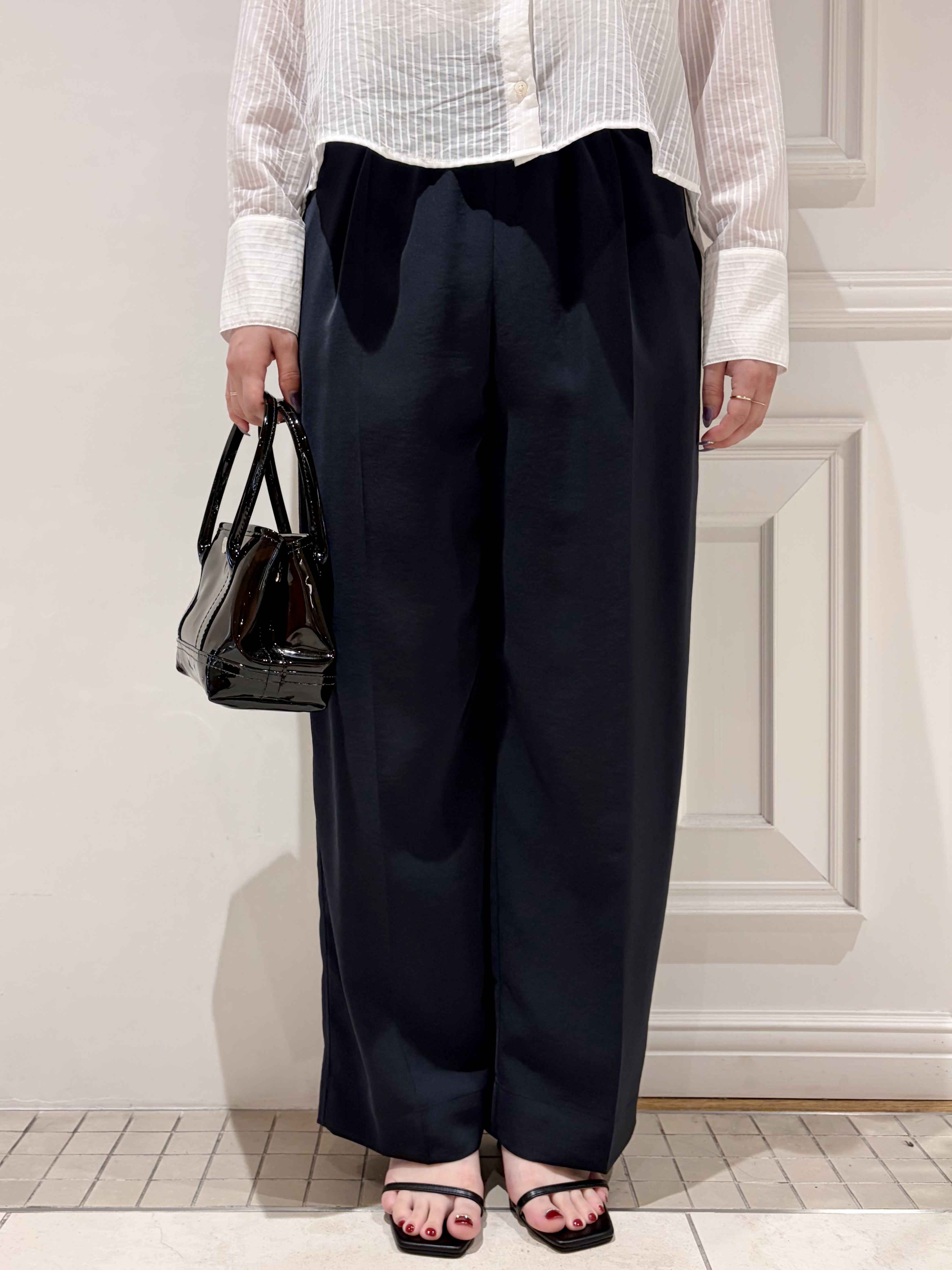 minowaさんの「DRESSTERIOR｜シアーストライプクロップドシャツ」を使ったコーディネート