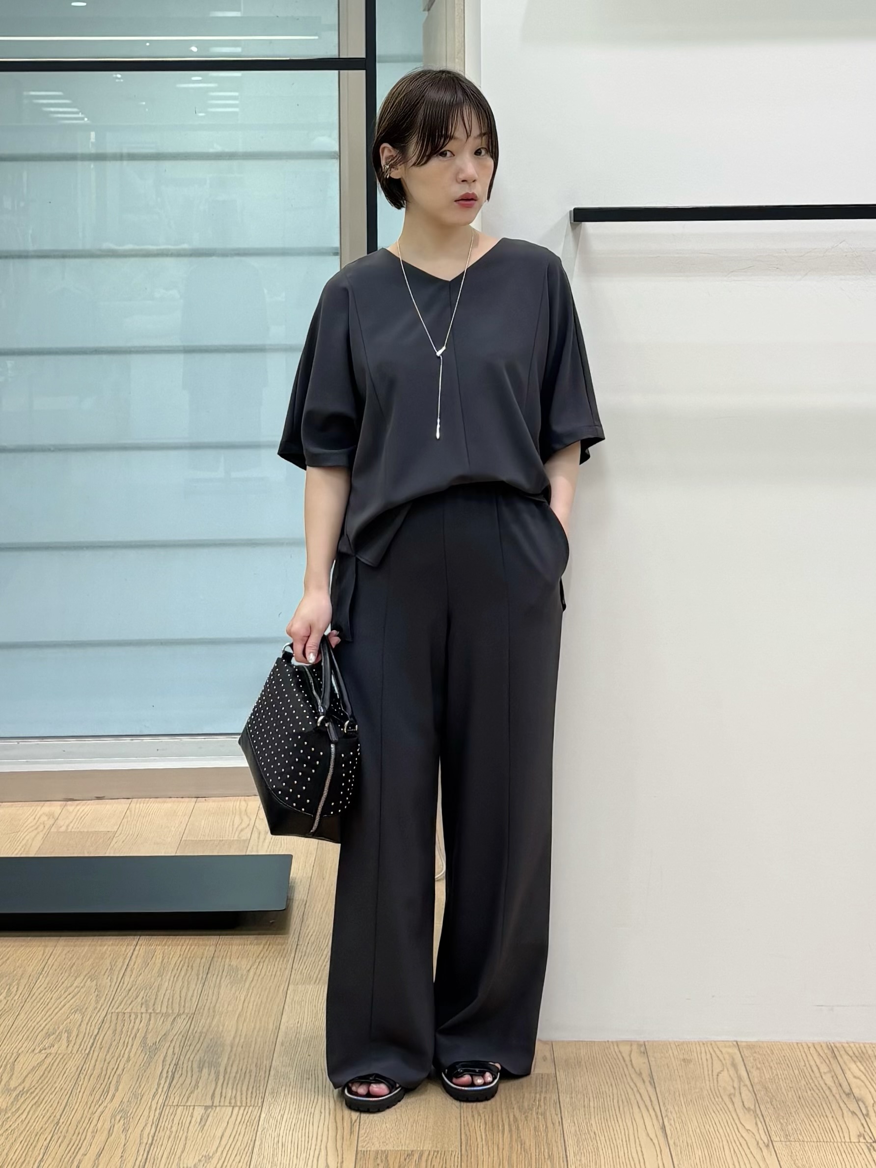 asamiさんの「INDIVI｜【体型＆二の腕カバー/着る日傘】ドルマントップス」を使ったコーディネート