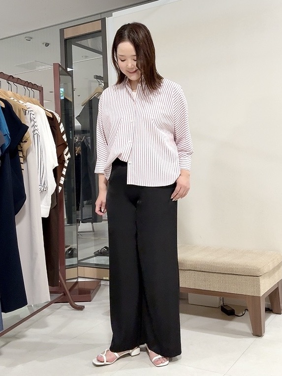 YUIさんの「UNTITLED｜【接触冷感/吸水速乾/UVカット】ドルマンスリーブシャツ」を使ったコーディネート