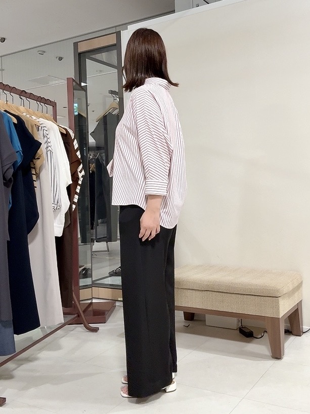 YUIさんの「UNTITLED｜【接触冷感/吸水速乾/UVカット】ドルマンスリーブシャツ」を使ったコーディネート