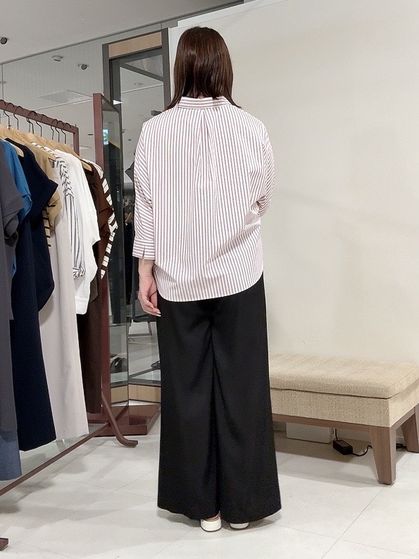 YUIさんの「UNTITLED｜【接触冷感/吸水速乾/UVカット】ドルマンスリーブシャツ」を使ったコーディネート